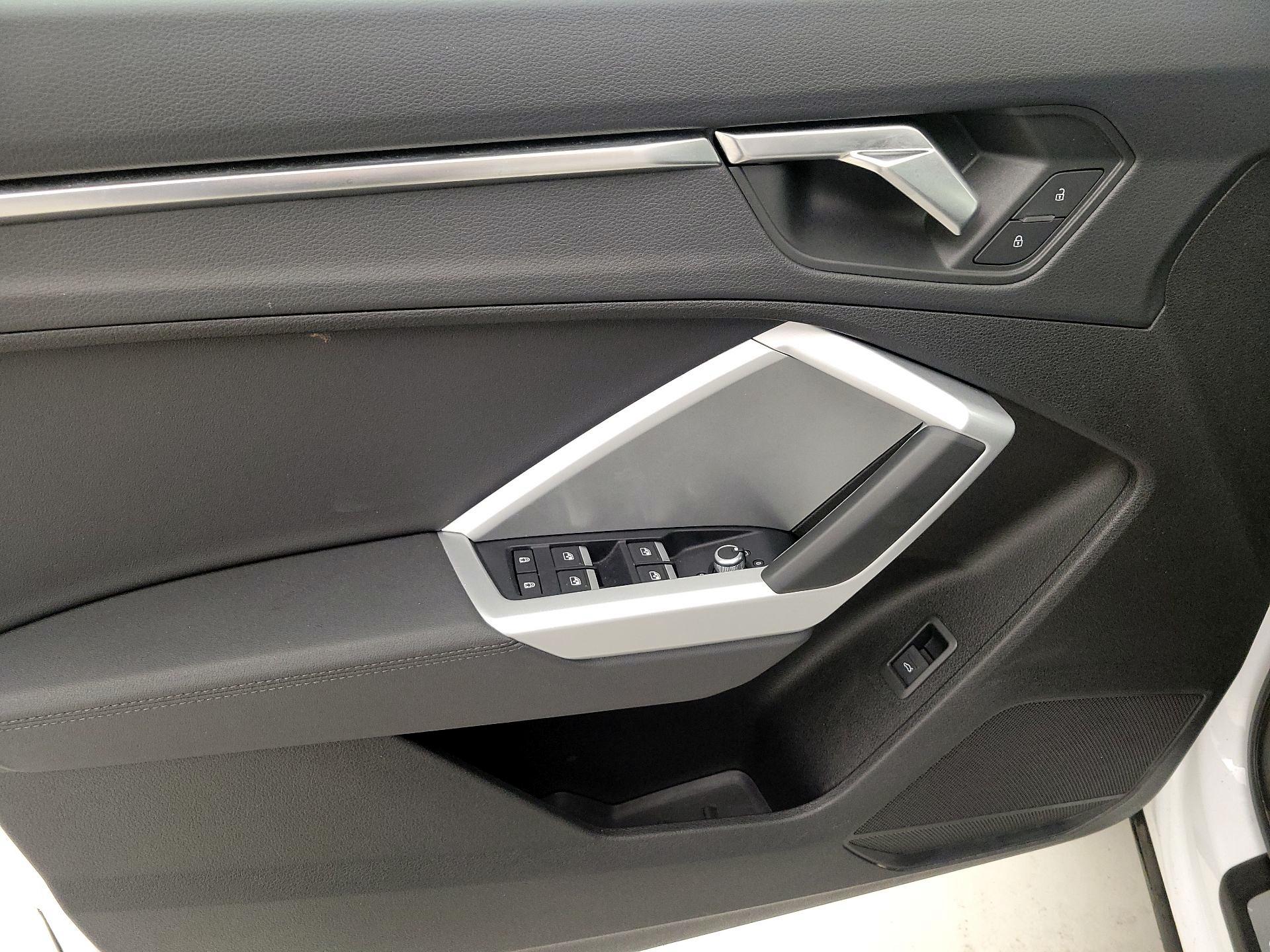 Thumbnail: 2025 Audi Q3 - 12