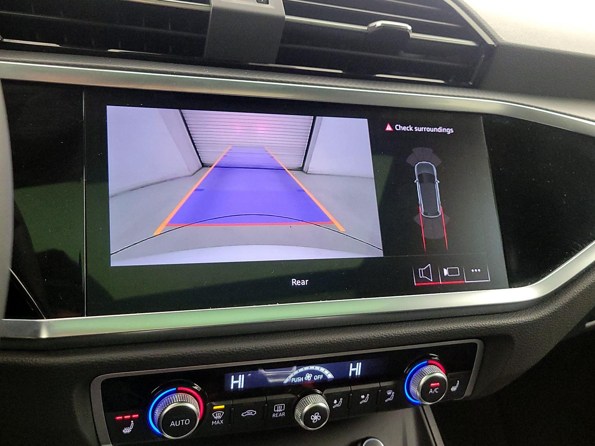 Thumbnail: 2025 Audi Q3 - 14