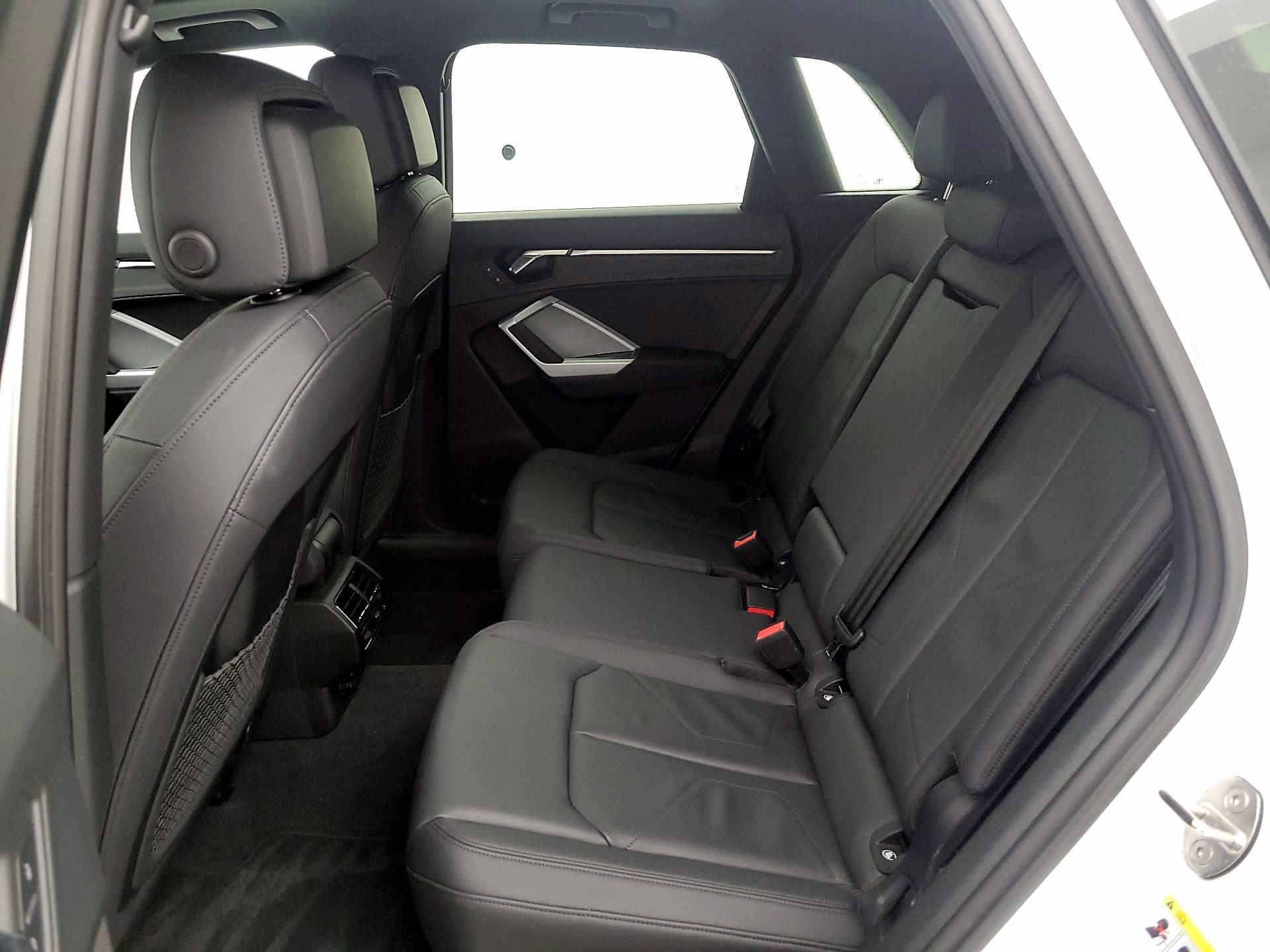 Thumbnail: 2025 Audi Q3 - 20