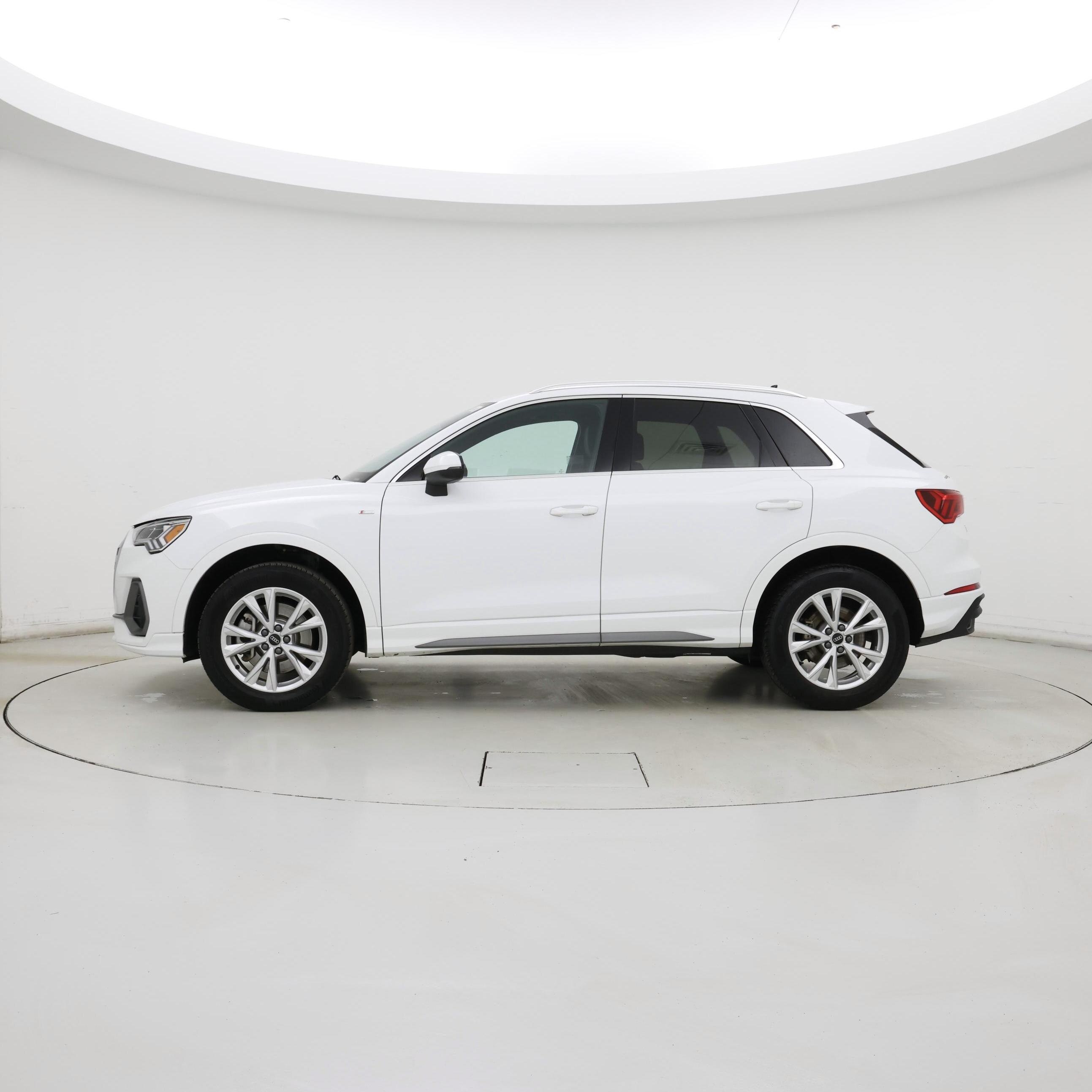 Thumbnail: 2025 Audi Q3 - 3