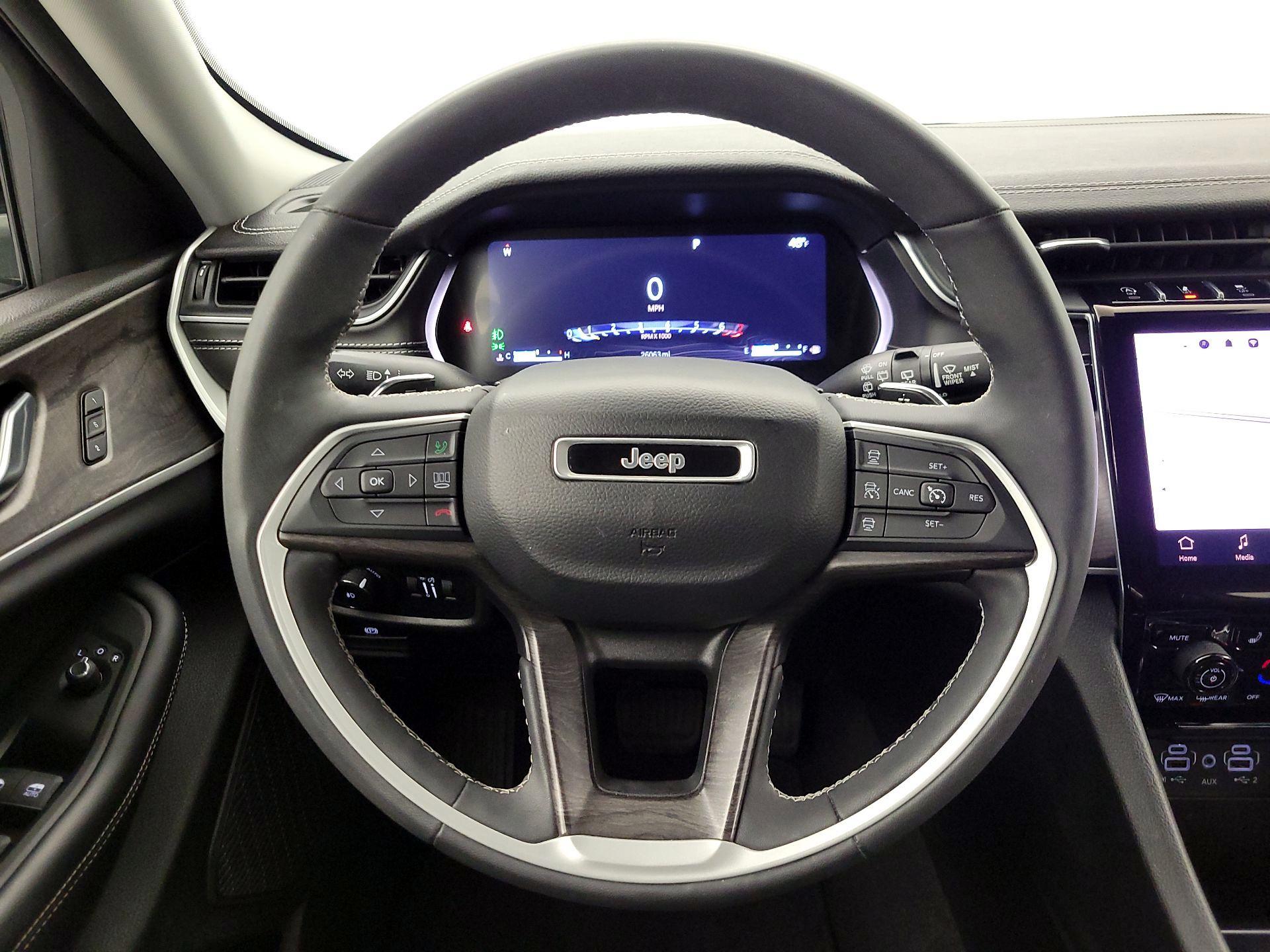 Thumbnail: 2023 Jeep Grand Cherokee - 10