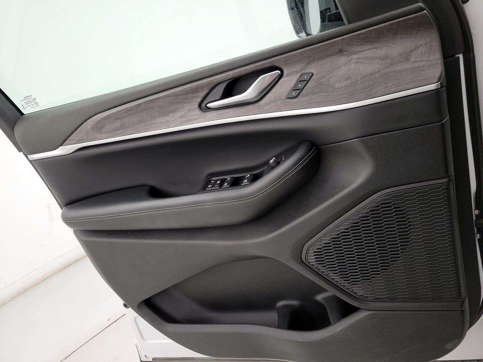 Thumbnail: 2023 Jeep Grand Cherokee - 12