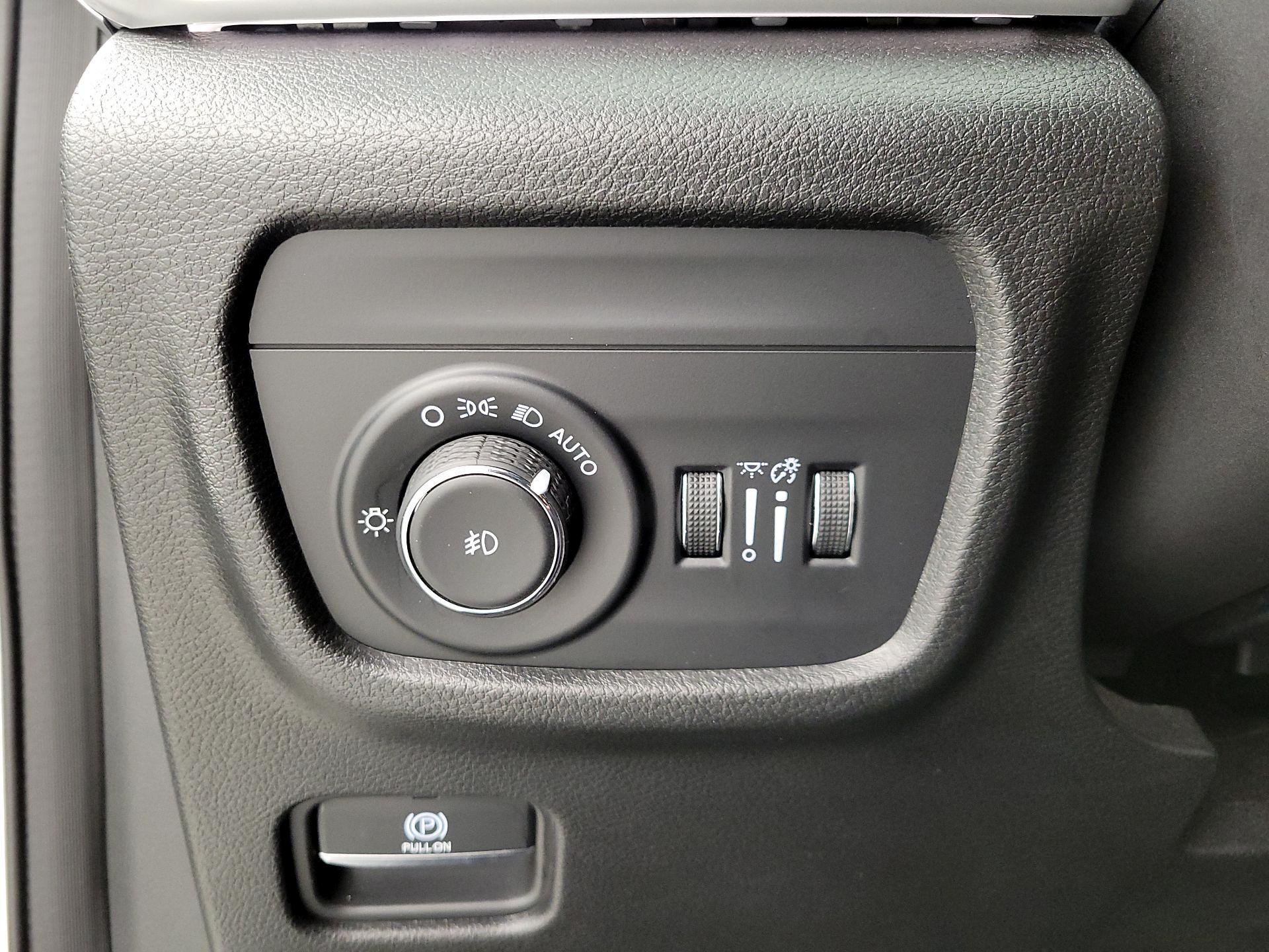 Thumbnail: 2023 Jeep Grand Cherokee - 13