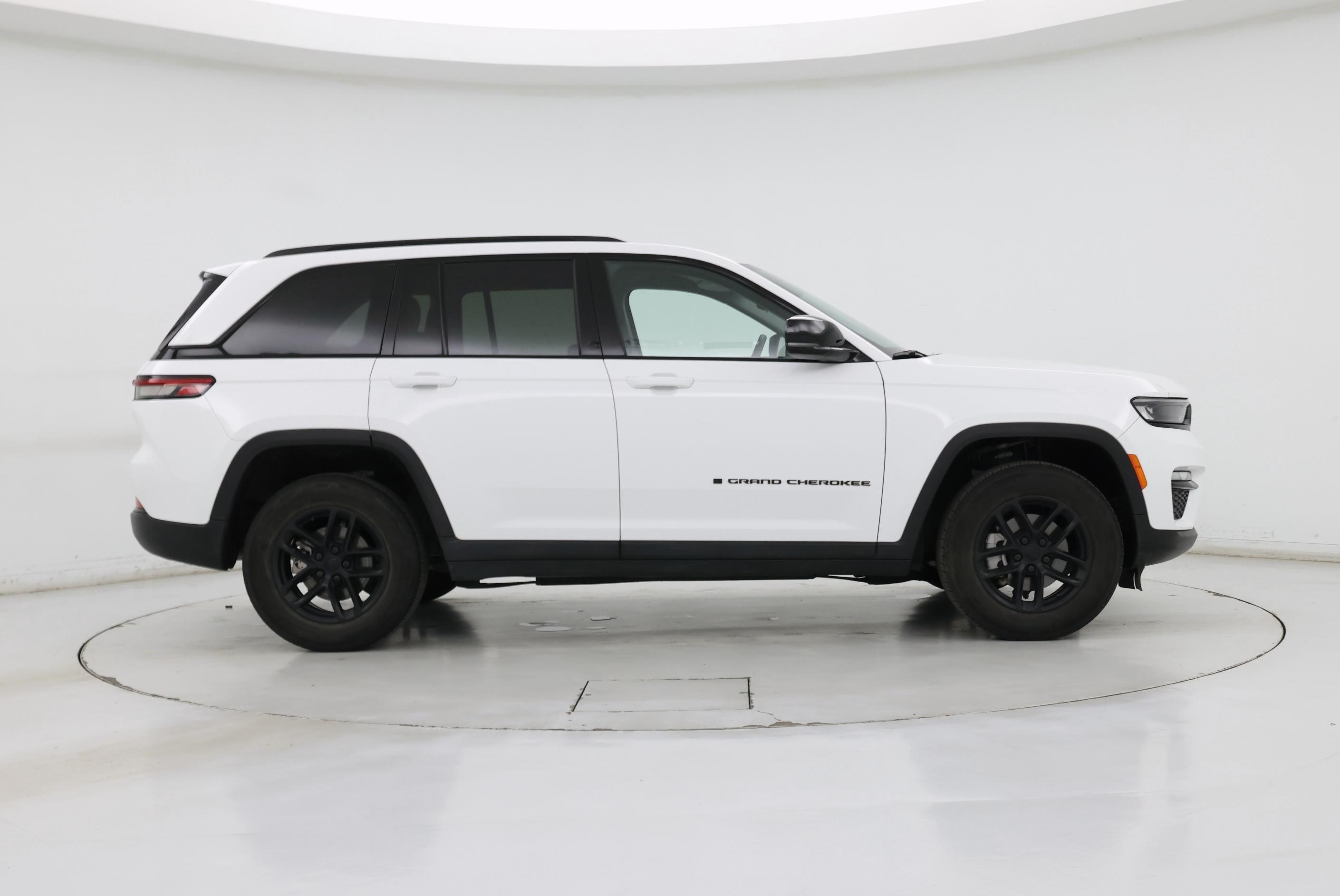 Thumbnail: 2023 Jeep Grand Cherokee - 7
