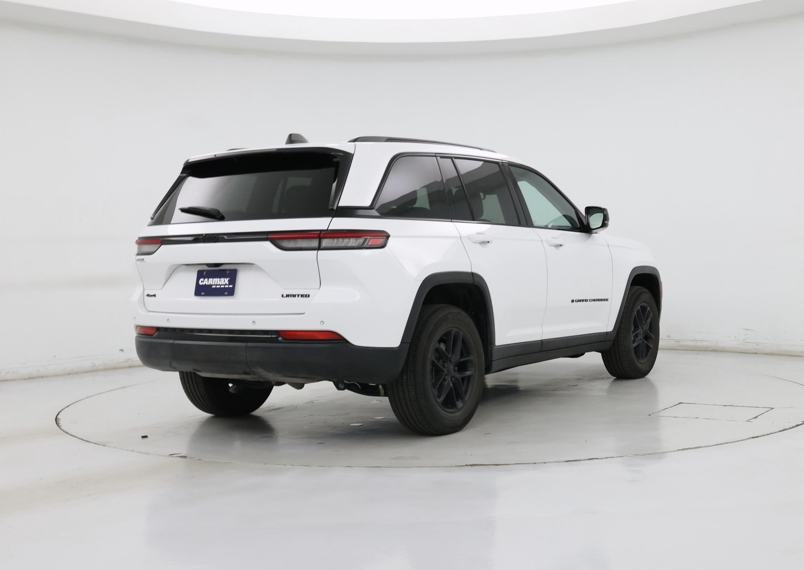 Thumbnail: 2023 Jeep Grand Cherokee - 8