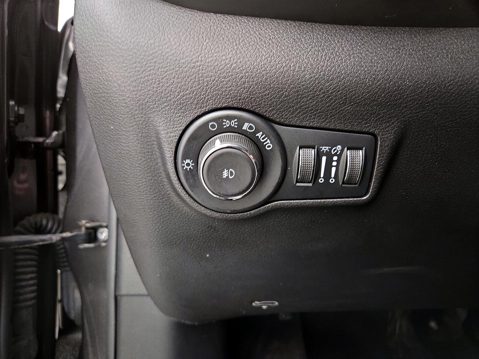 Thumbnail: 2022 Jeep Compass - 13