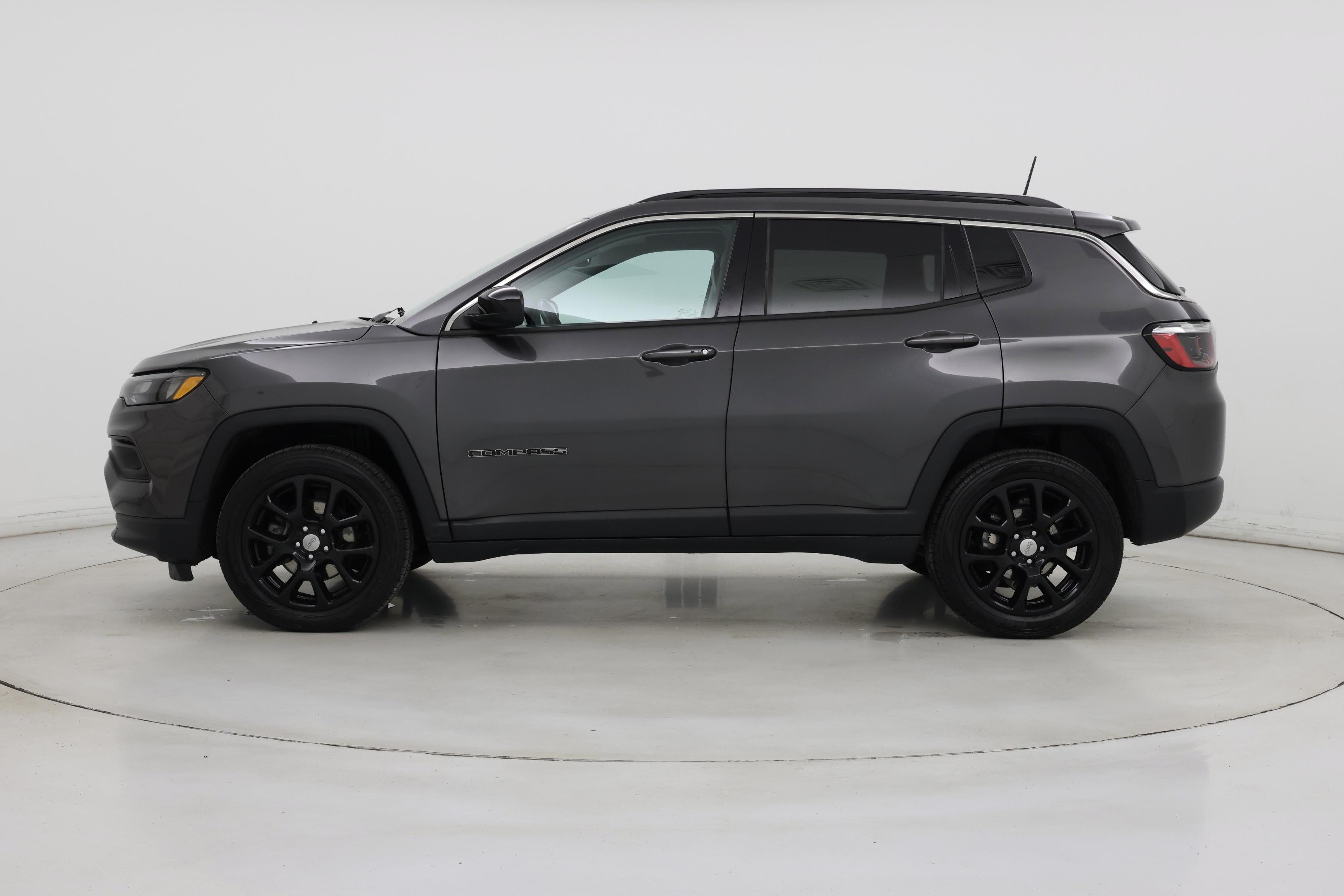 Thumbnail: 2022 Jeep Compass - 3
