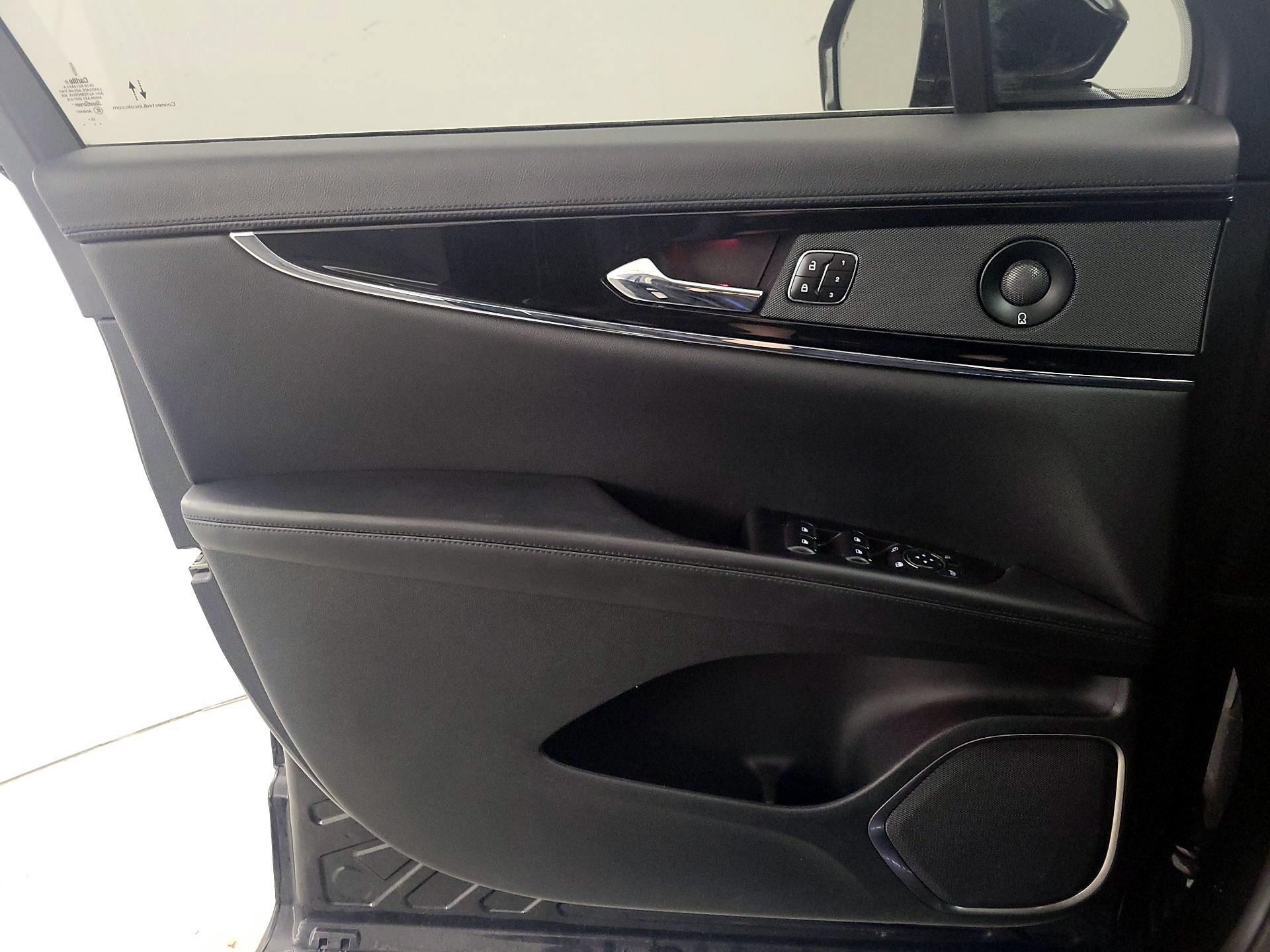 Thumbnail: 2023 Lincoln Nautilus - 12