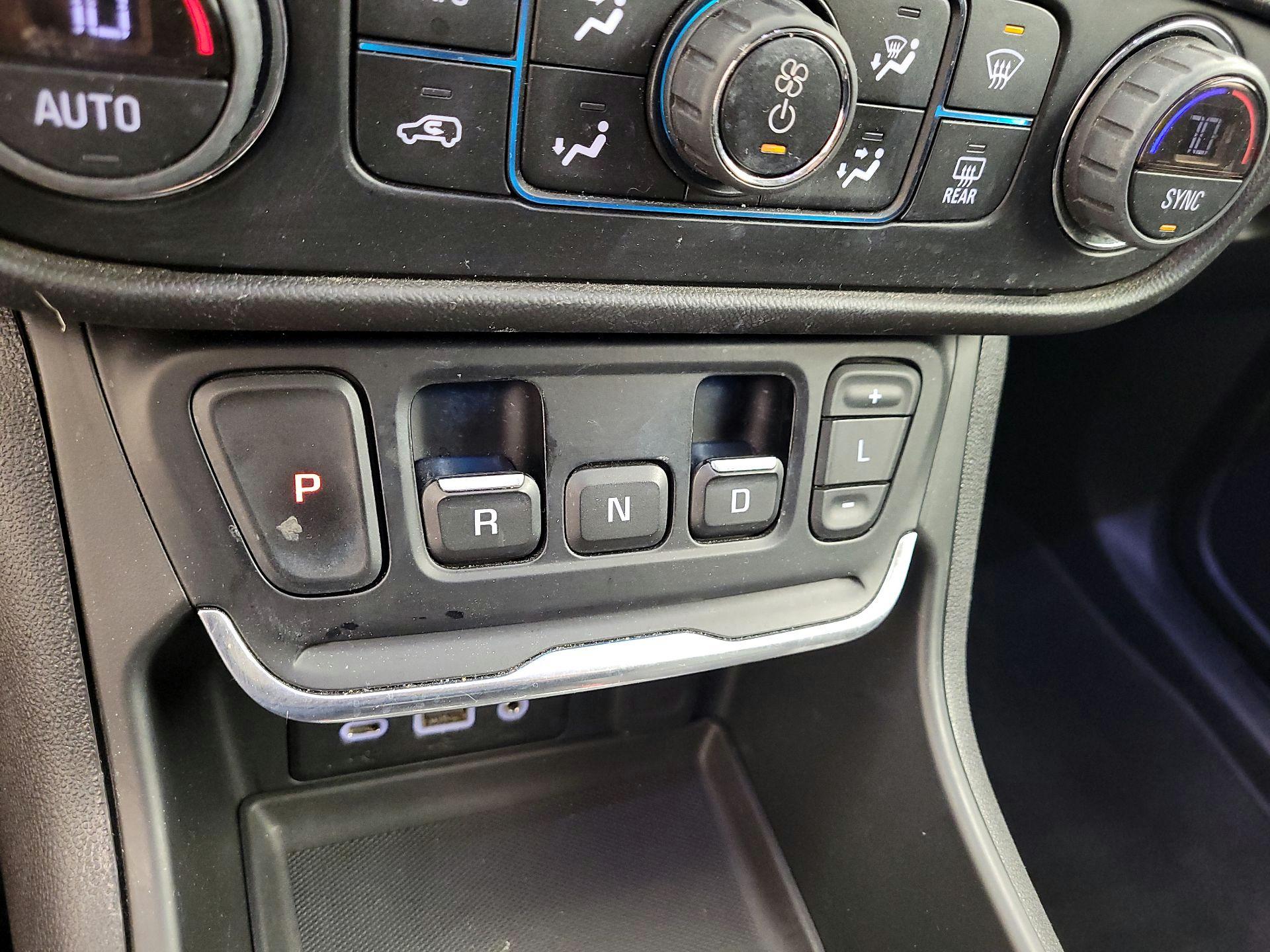 Thumbnail: 2020 GMC Terrain - 17