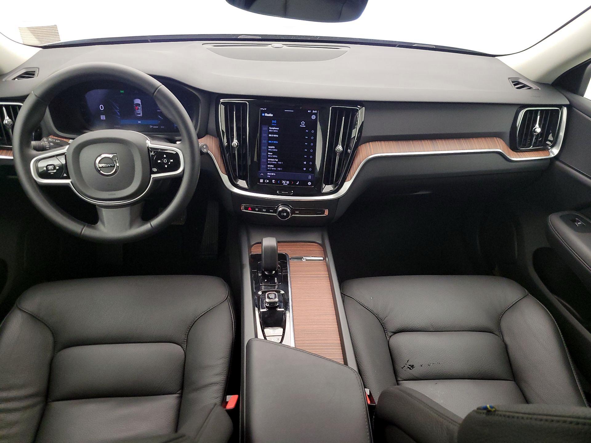 Thumbnail: 2025 Volvo S60 - 9