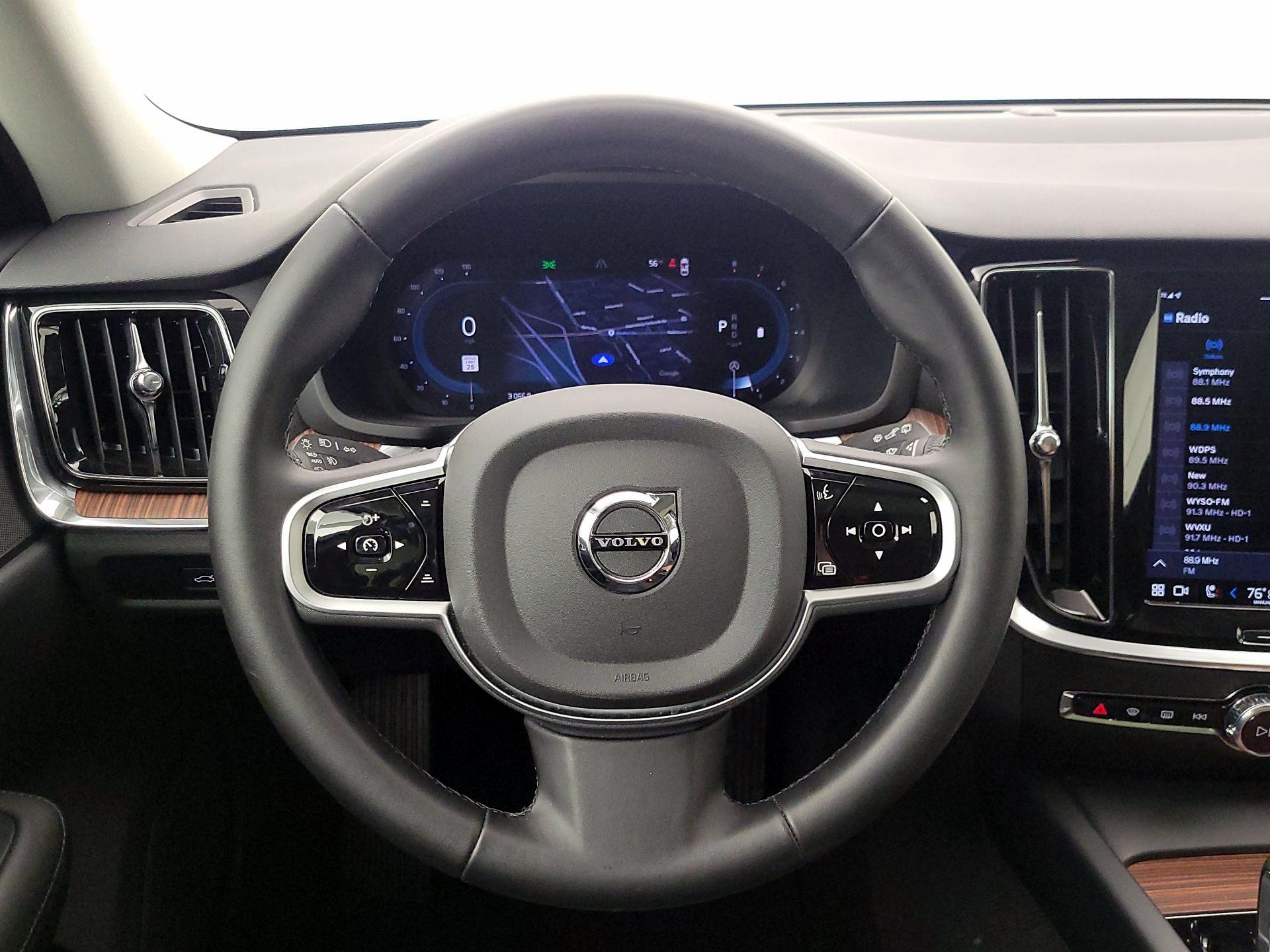 Thumbnail: 2025 Volvo S60 - 10