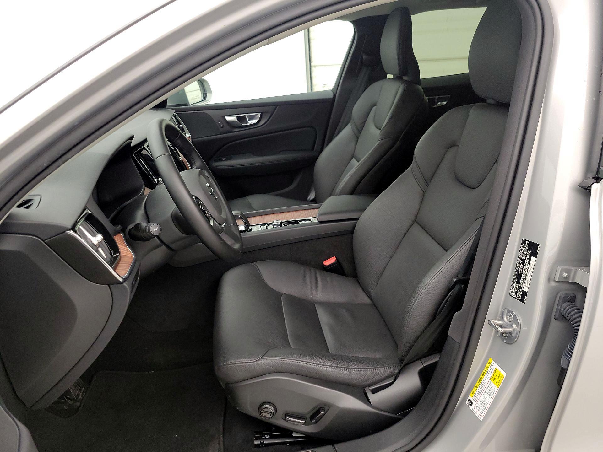 Thumbnail: 2025 Volvo S60 - 11