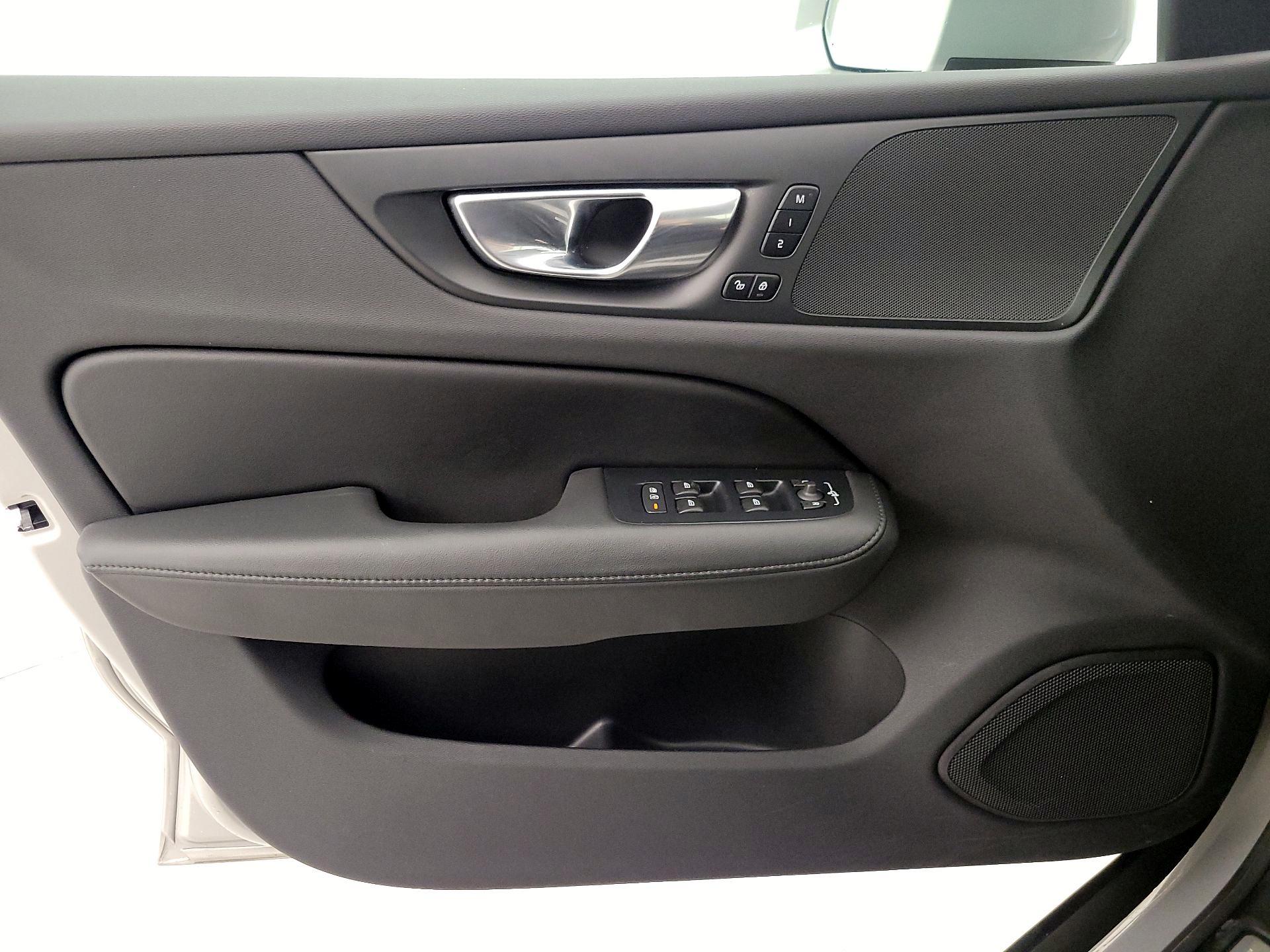 Thumbnail: 2025 Volvo S60 - 12