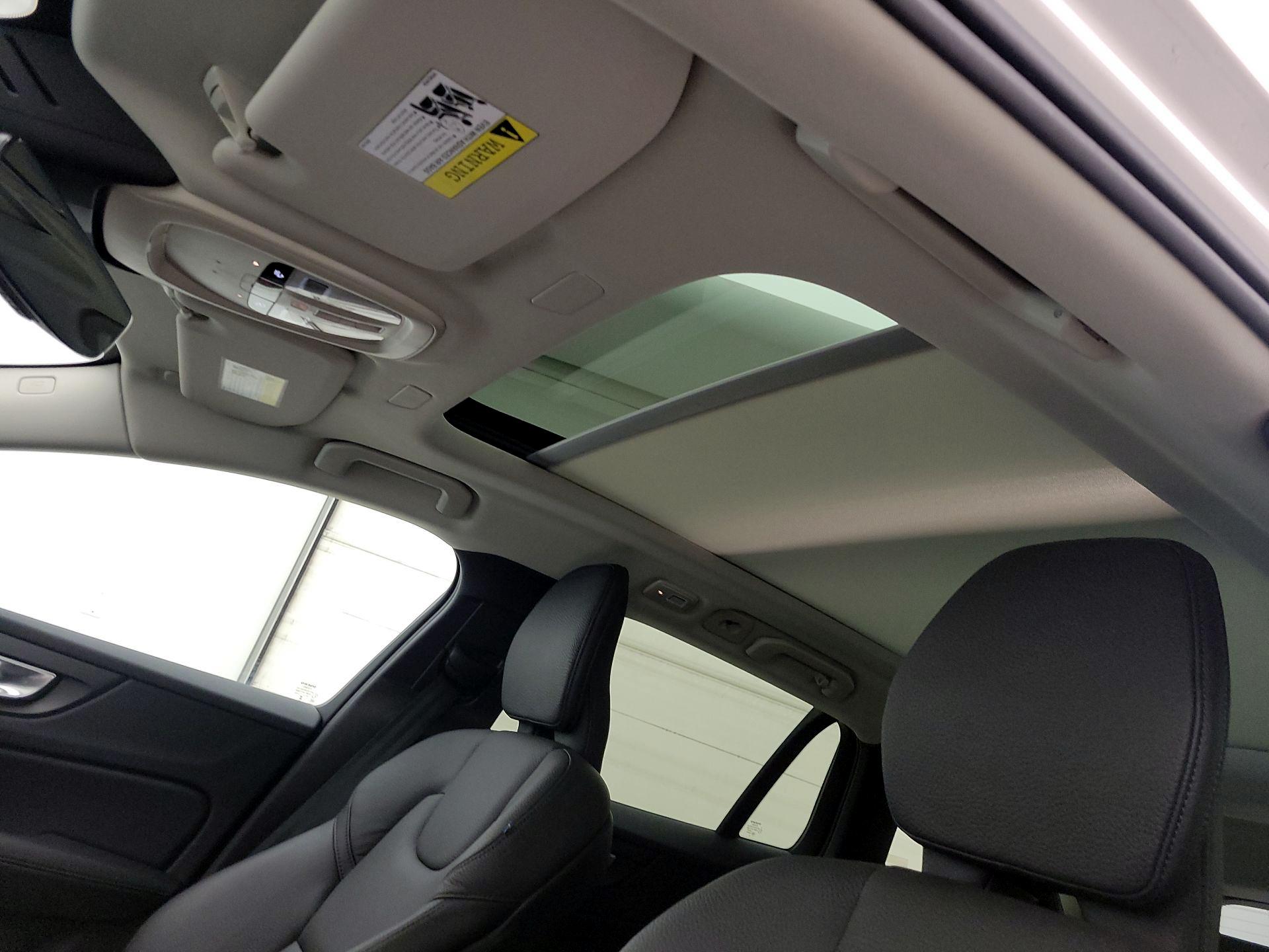 Thumbnail: 2025 Volvo S60 - 19