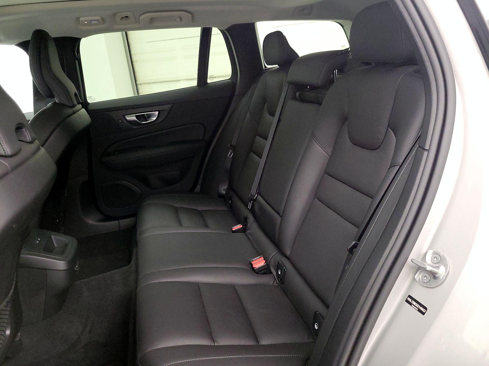 Thumbnail: 2025 Volvo S60 - 20