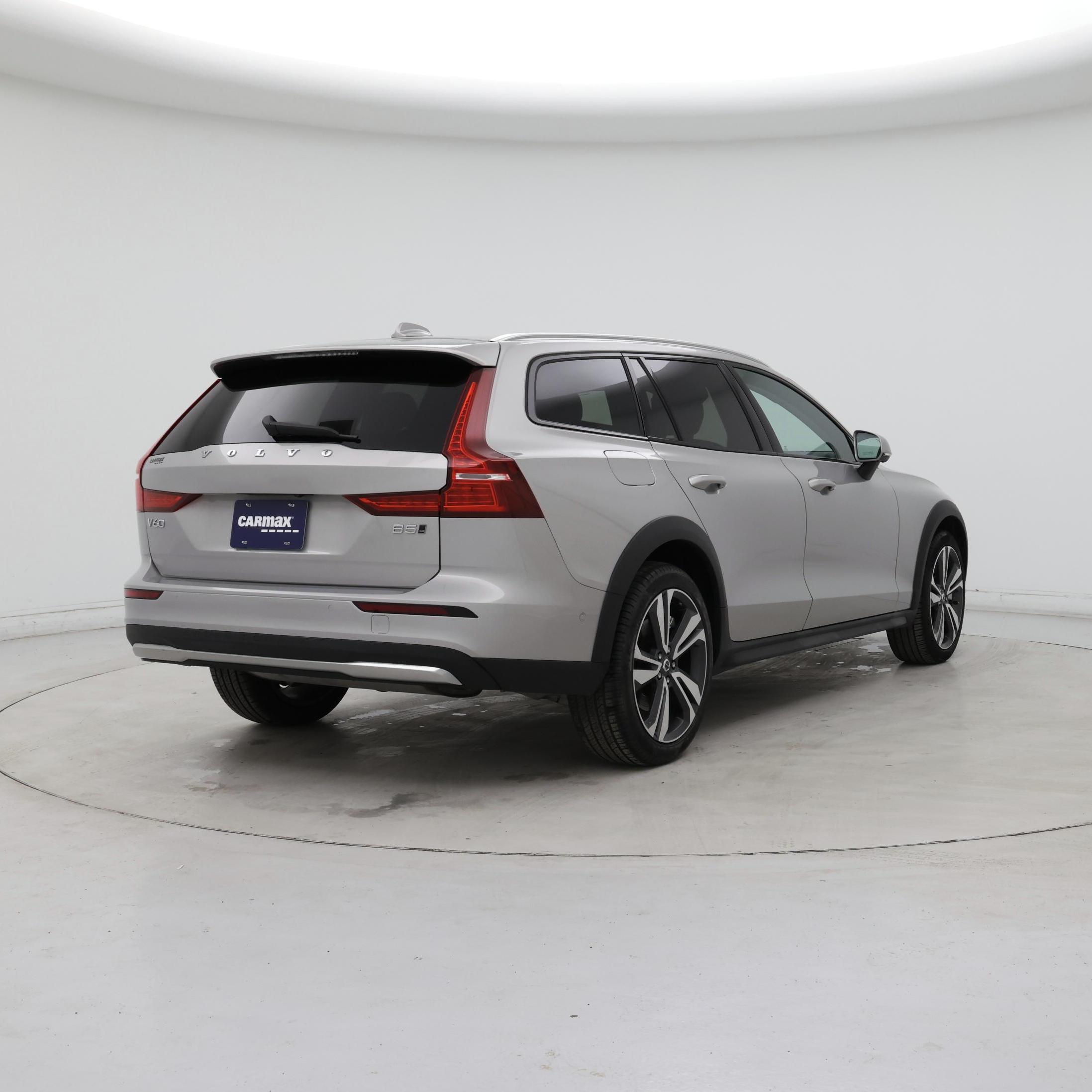 Thumbnail: 2025 Volvo S60 - 8