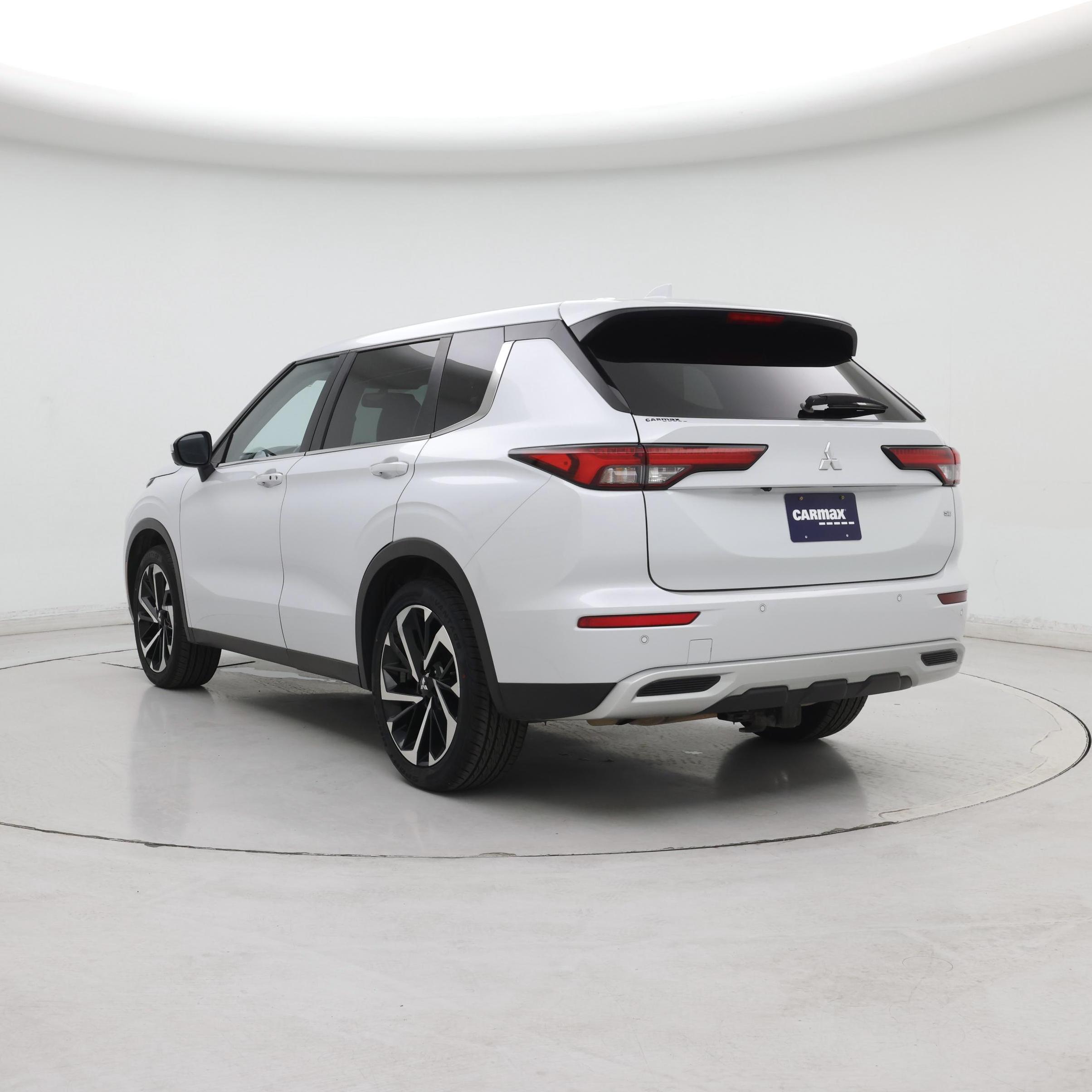 Thumbnail: 2022 Mitsubishi Outlander - 2