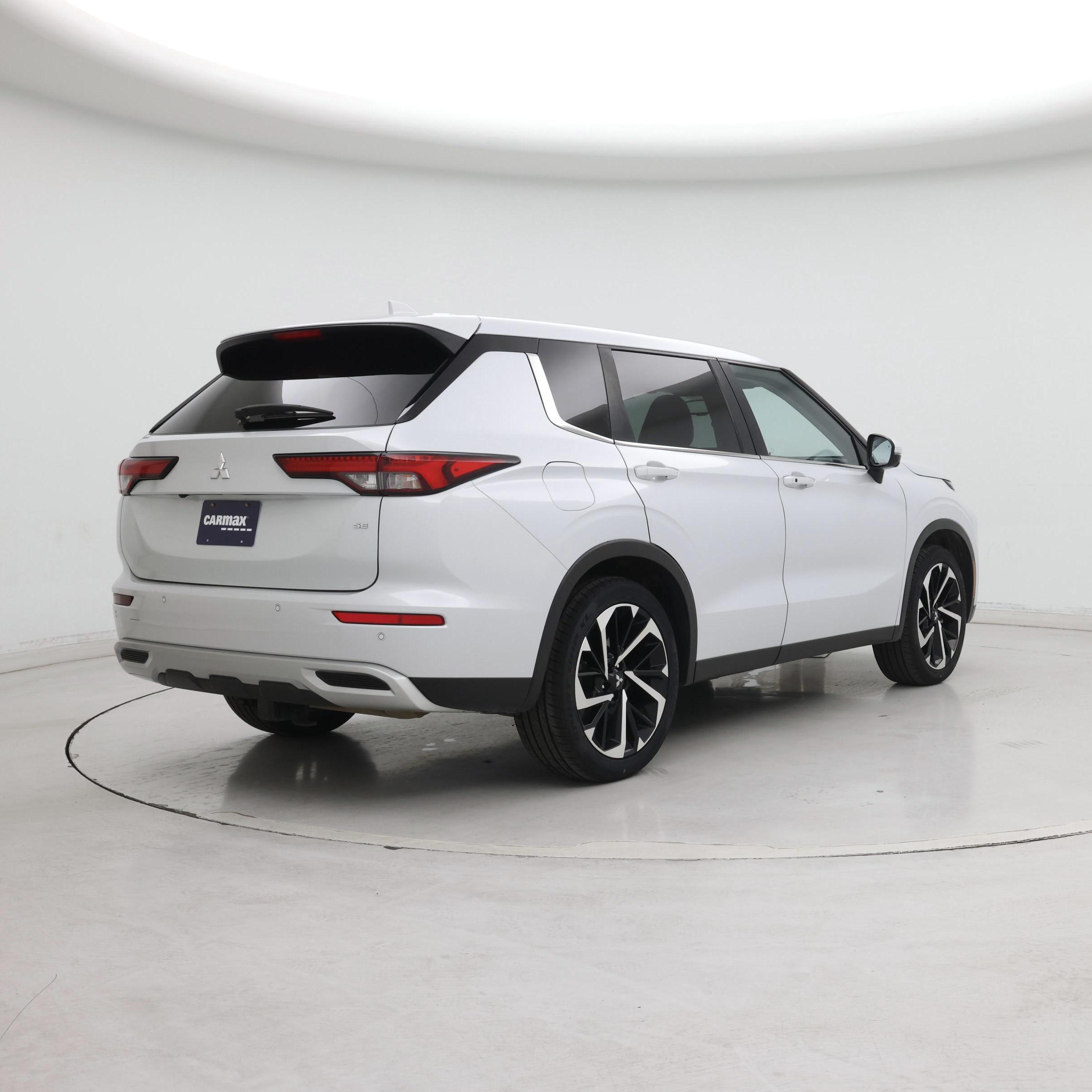 Thumbnail: 2022 Mitsubishi Outlander - 8