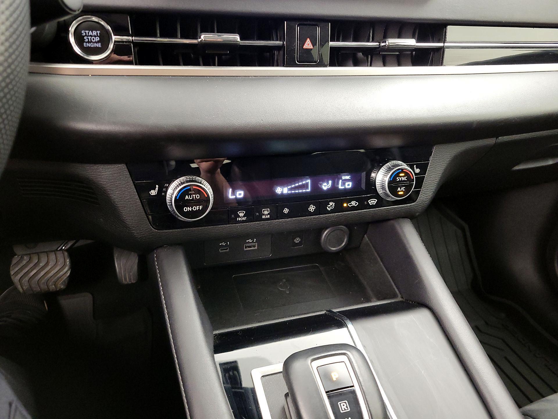 Thumbnail: 2024 Mitsubishi Outlander - 17