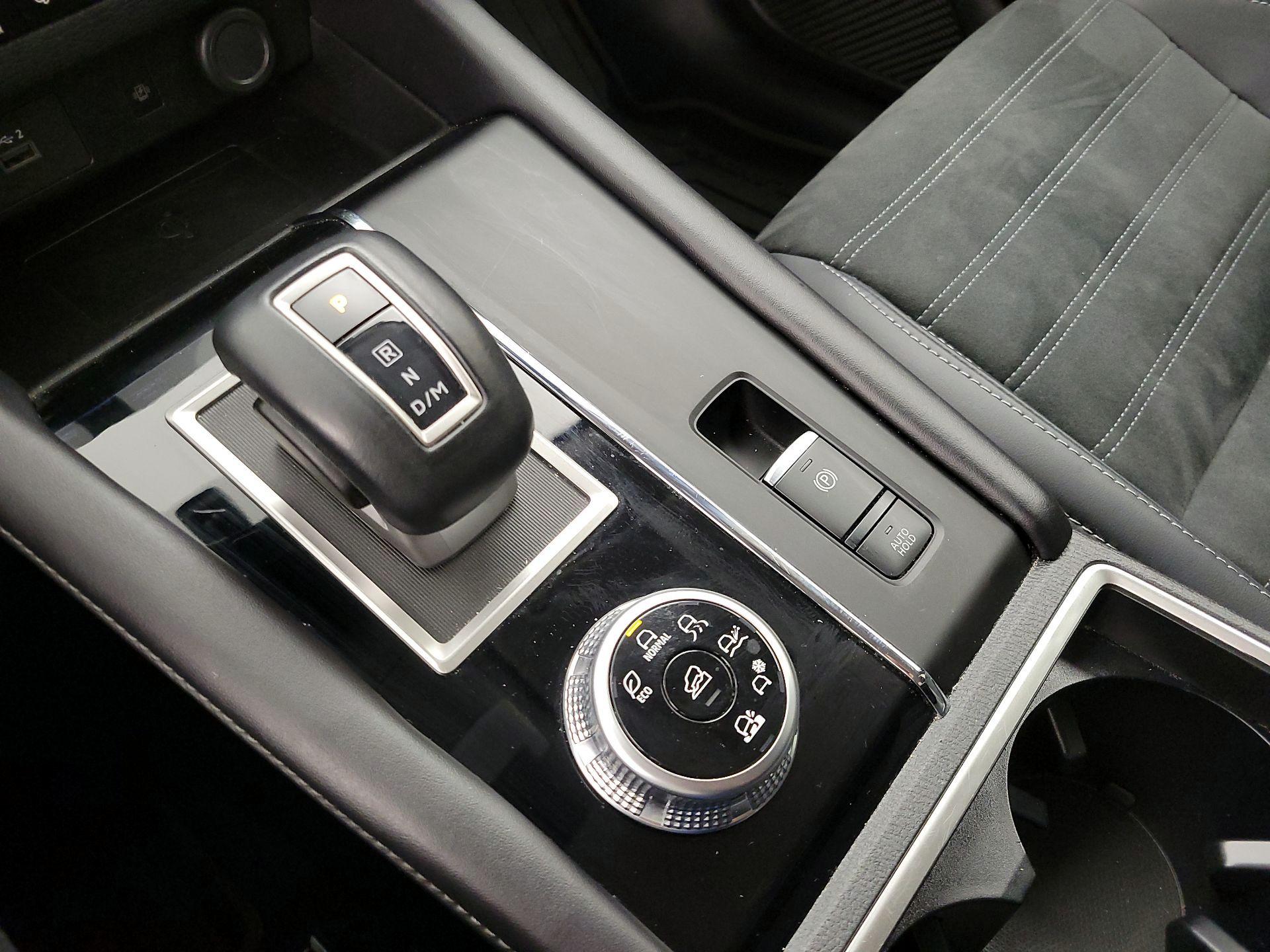 Thumbnail: 2024 Mitsubishi Outlander - 18