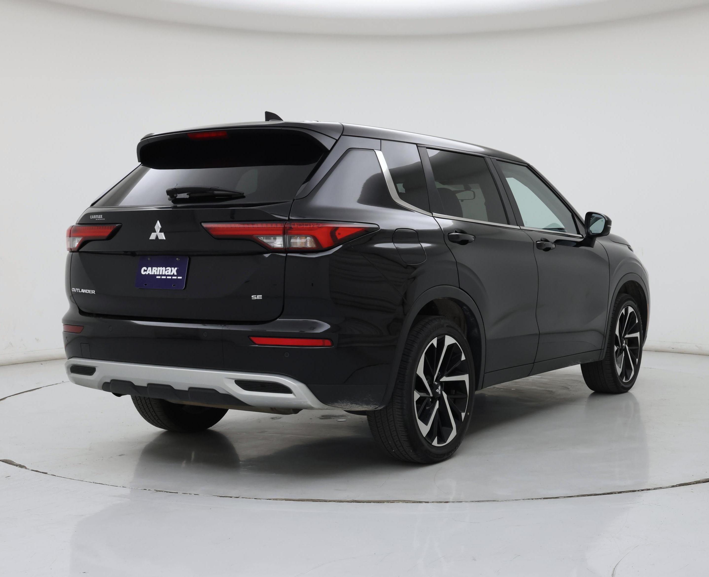 Thumbnail: 2024 Mitsubishi Outlander - 8