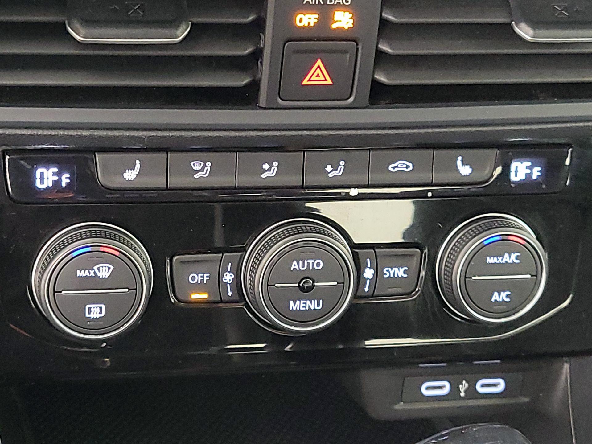 Thumbnail: 2024 Volkswagen Jetta - 16