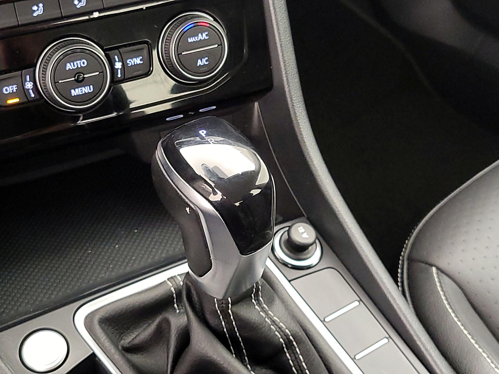 Thumbnail: 2024 Volkswagen Jetta - 17