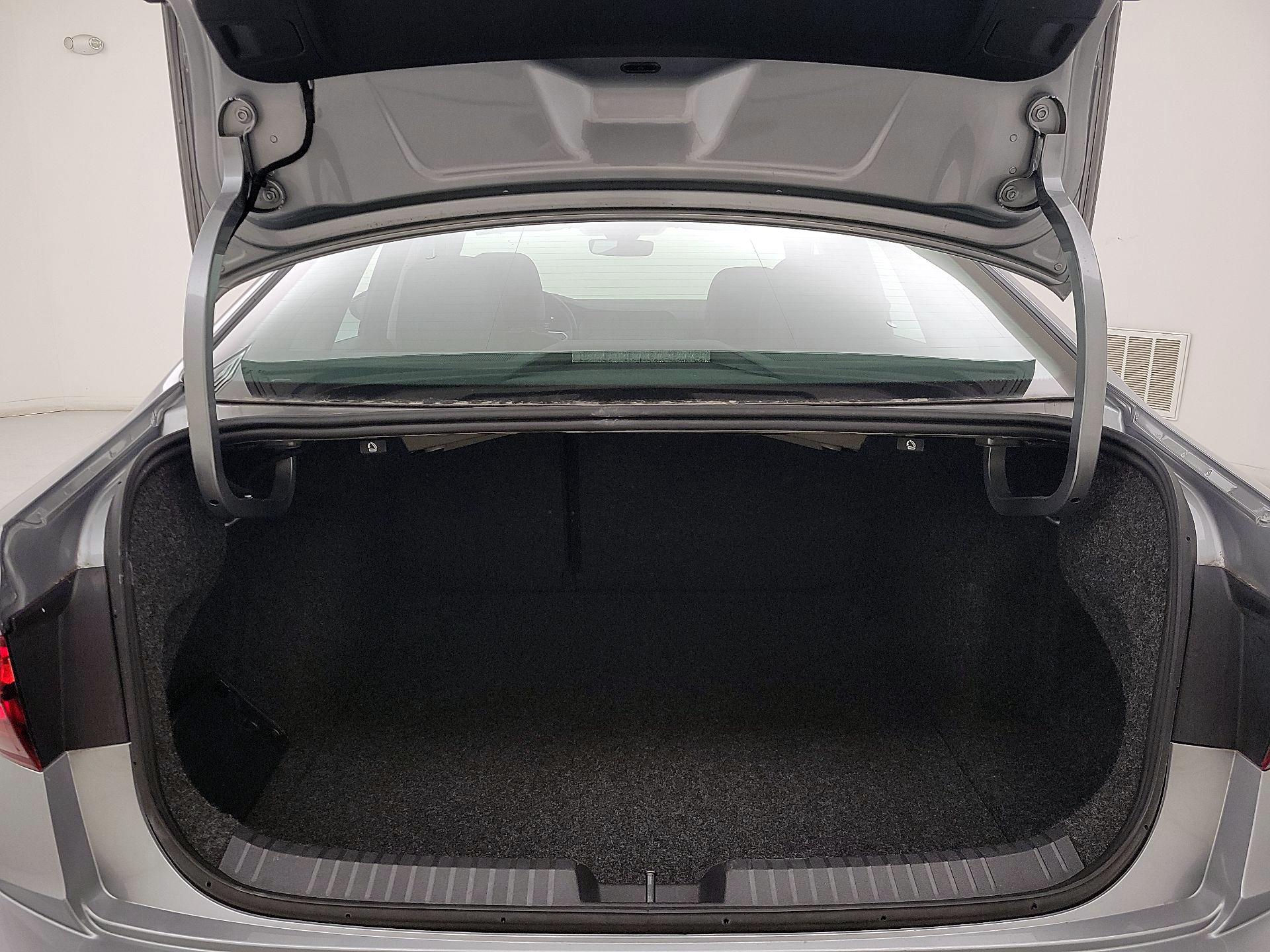 Thumbnail: 2024 Volkswagen Jetta - 20