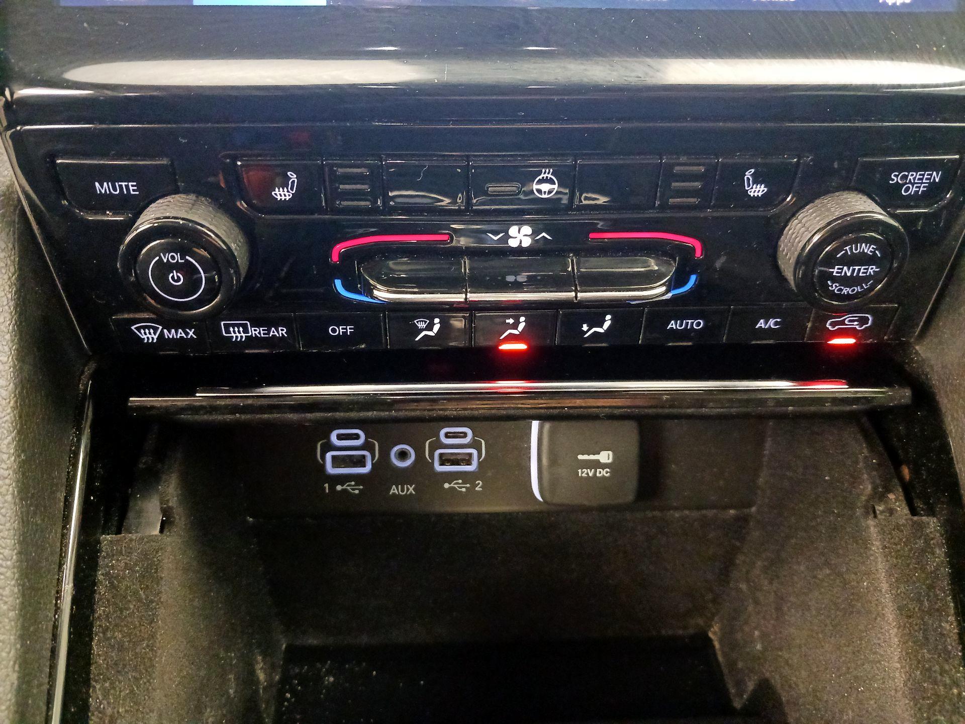 Thumbnail: 2022 Jeep Grand Cherokee - 16