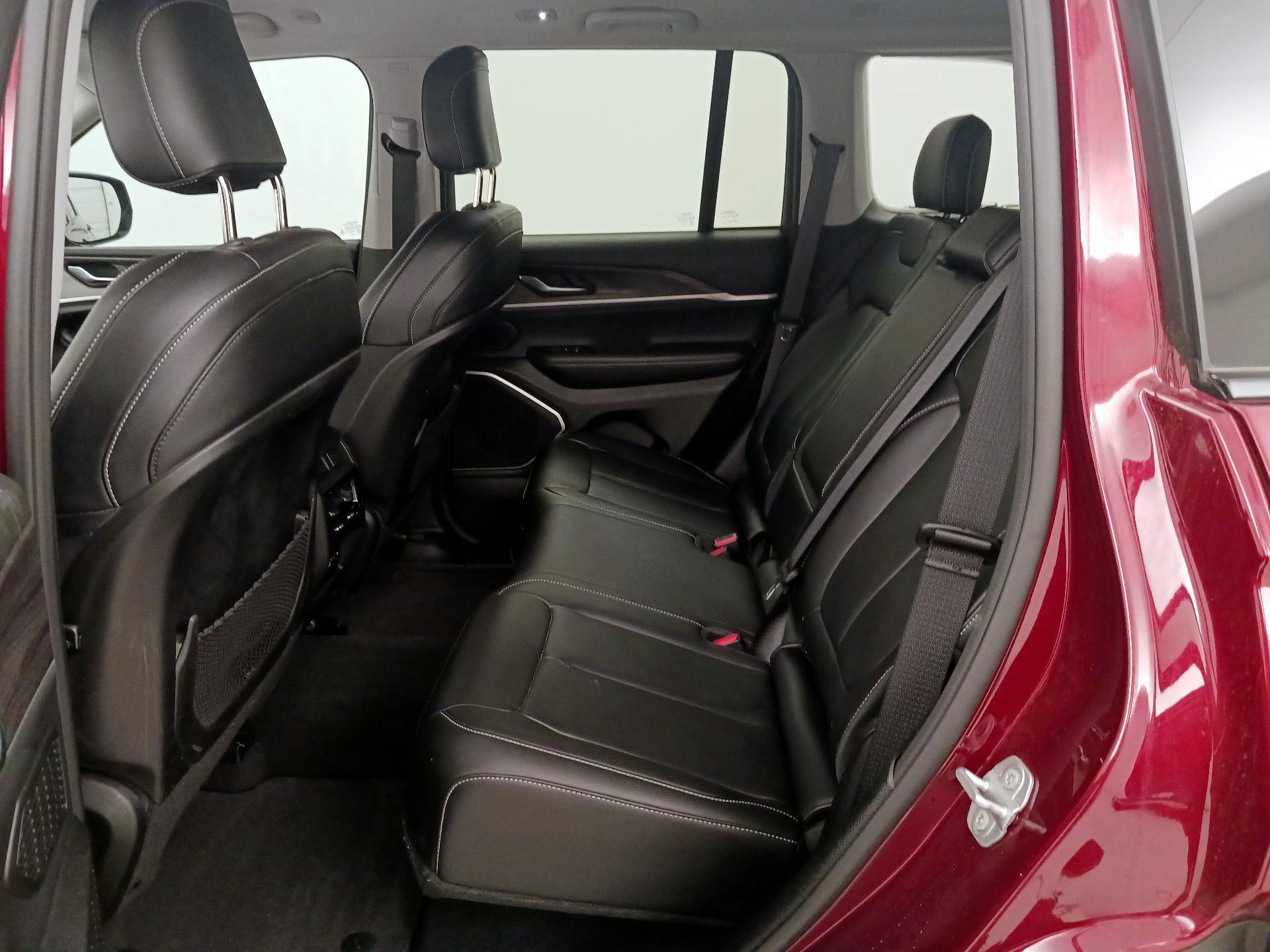 Thumbnail: 2022 Jeep Grand Cherokee - 19