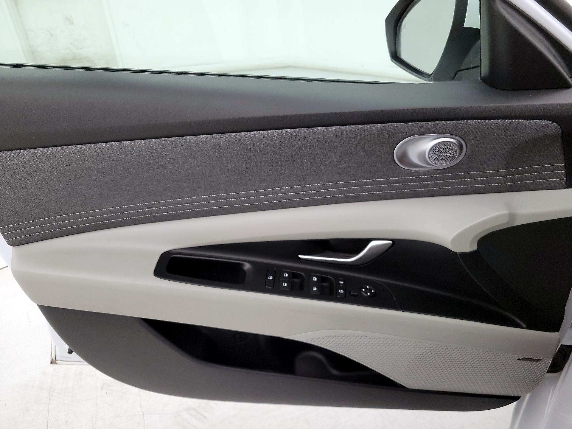 Thumbnail: 2024 Hyundai Elantra - 12