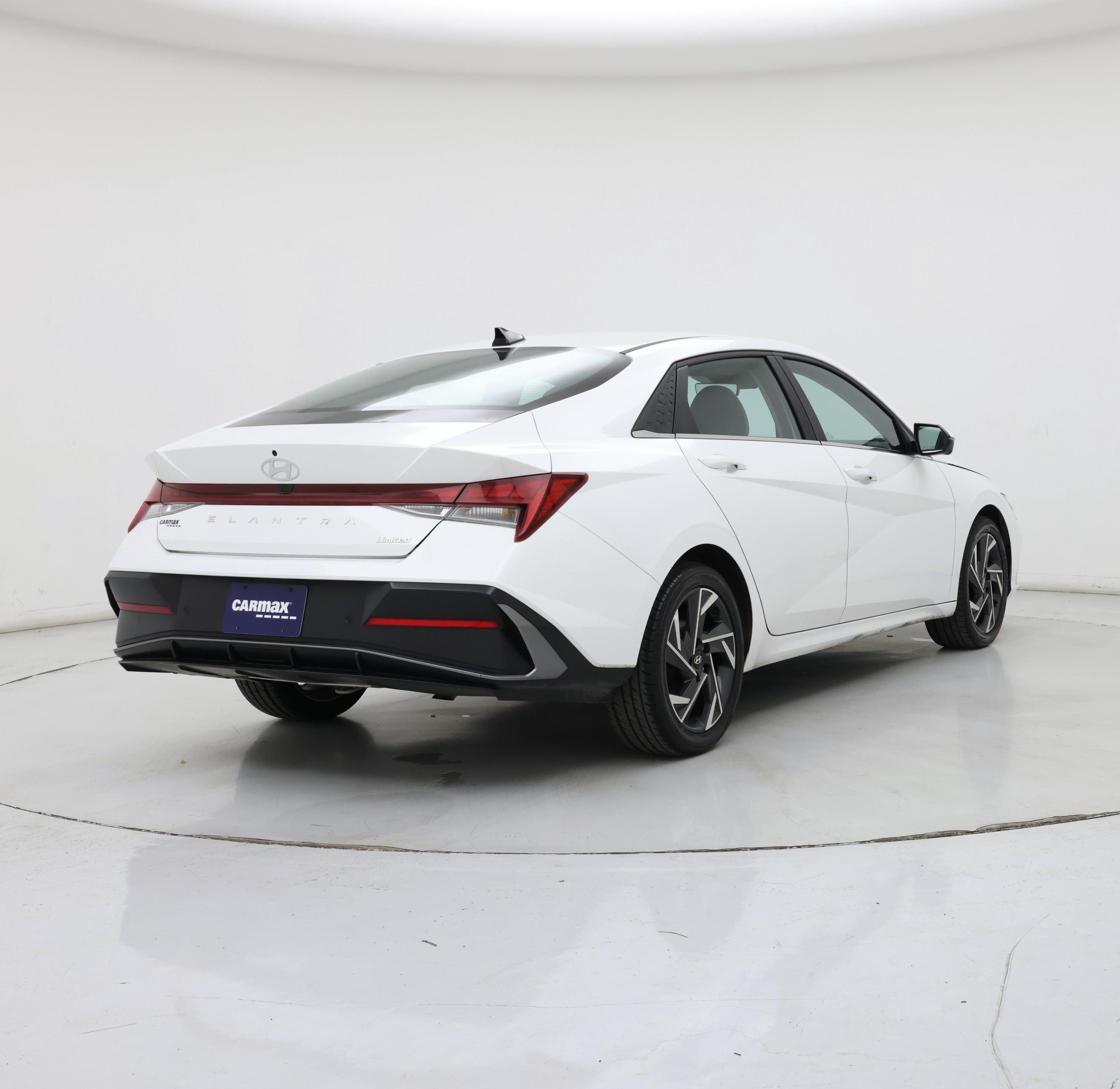 Thumbnail: 2024 Hyundai Elantra - 8