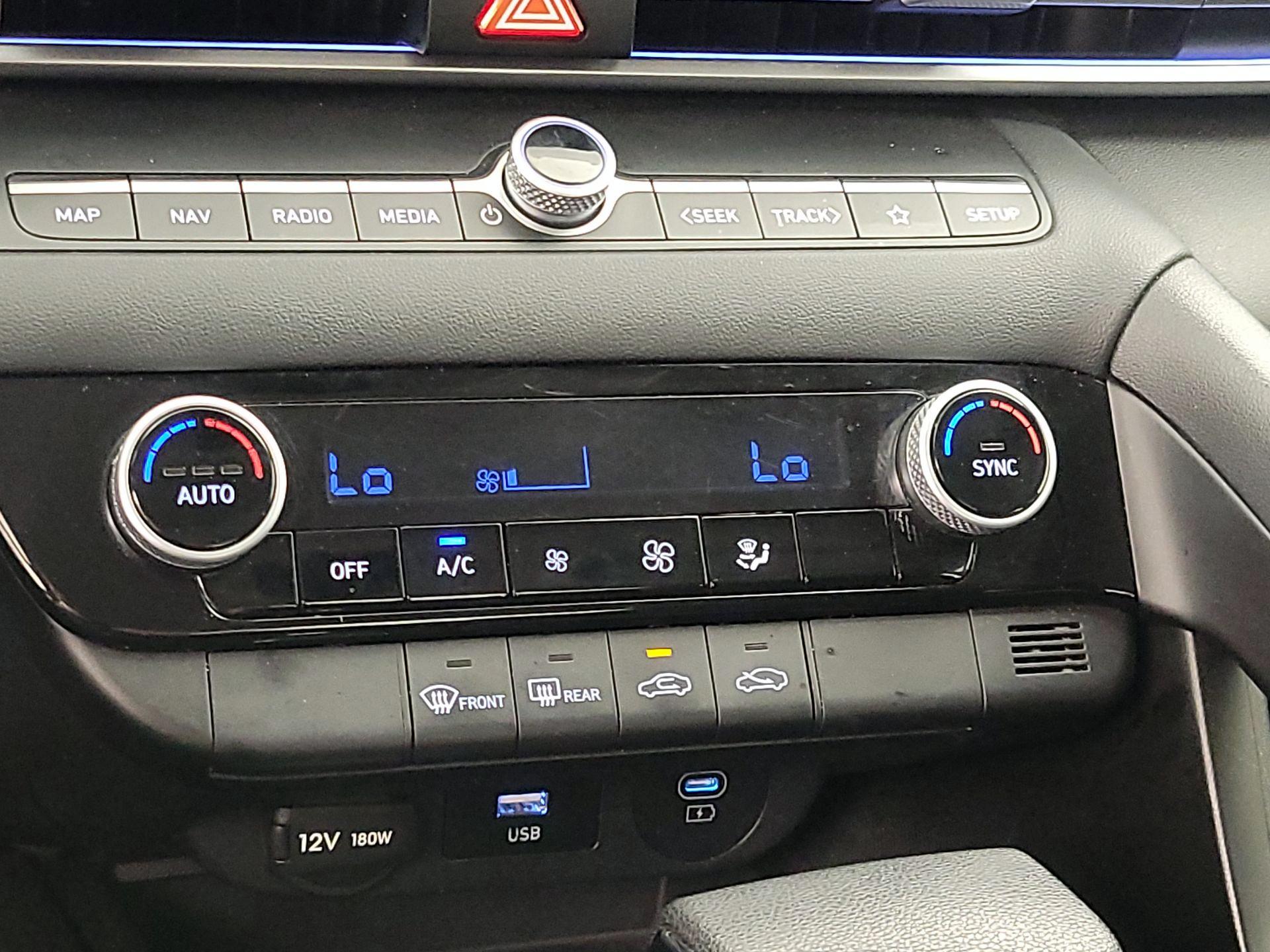 Thumbnail: 2024 Hyundai Elantra - 17