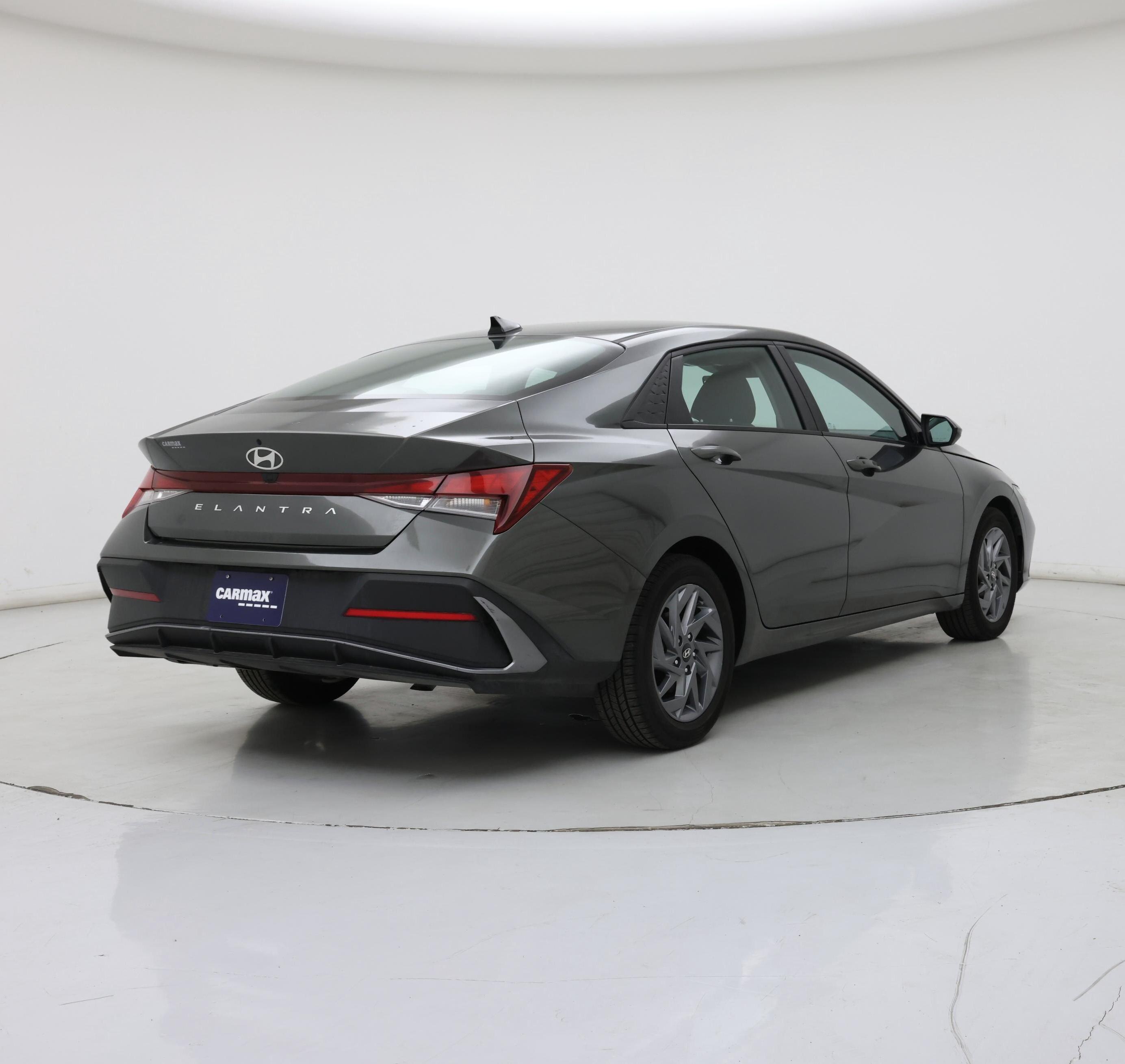 Thumbnail: 2024 Hyundai Elantra - 8