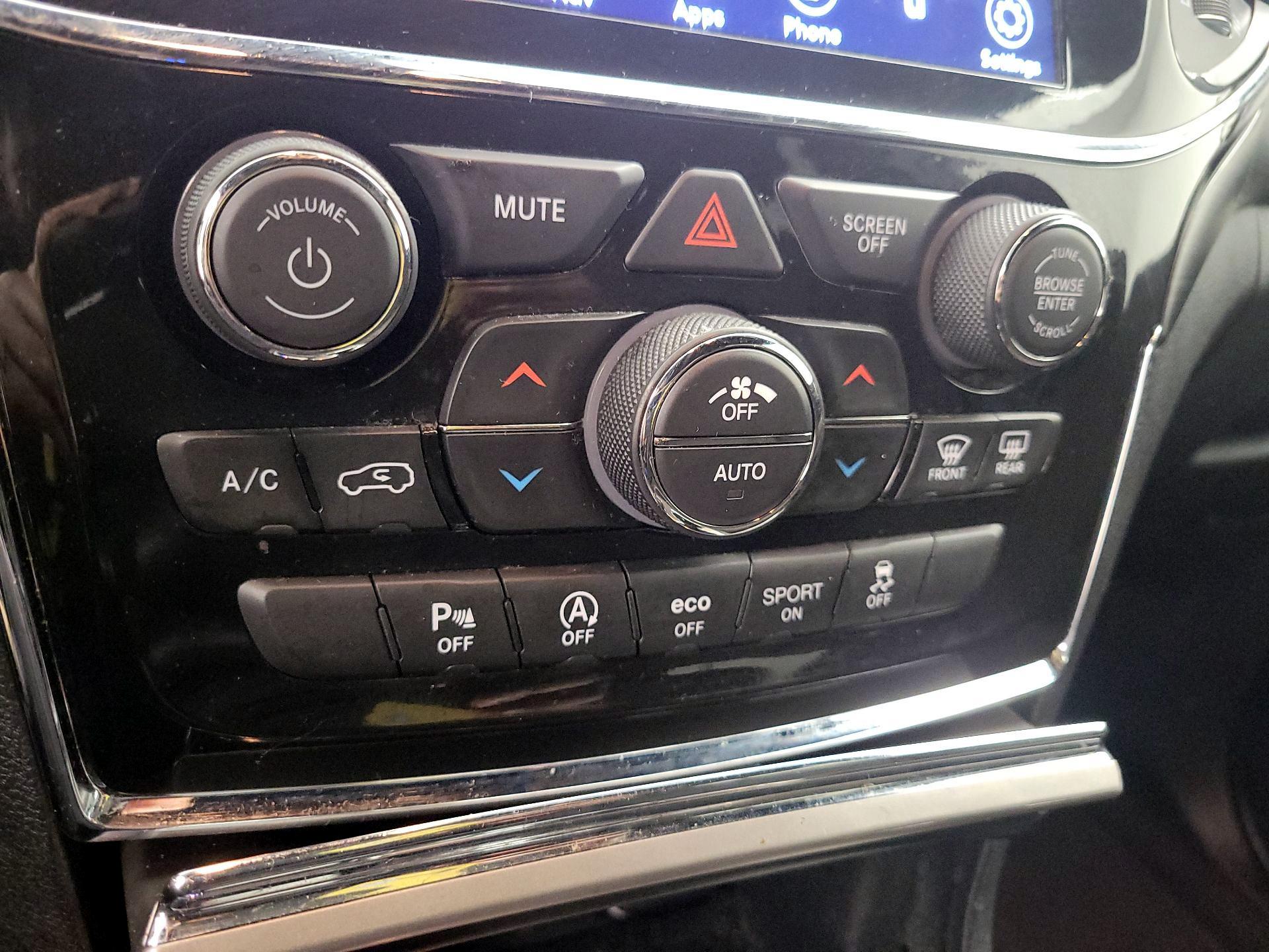 Thumbnail: 2021 Jeep Grand Cherokee - 16