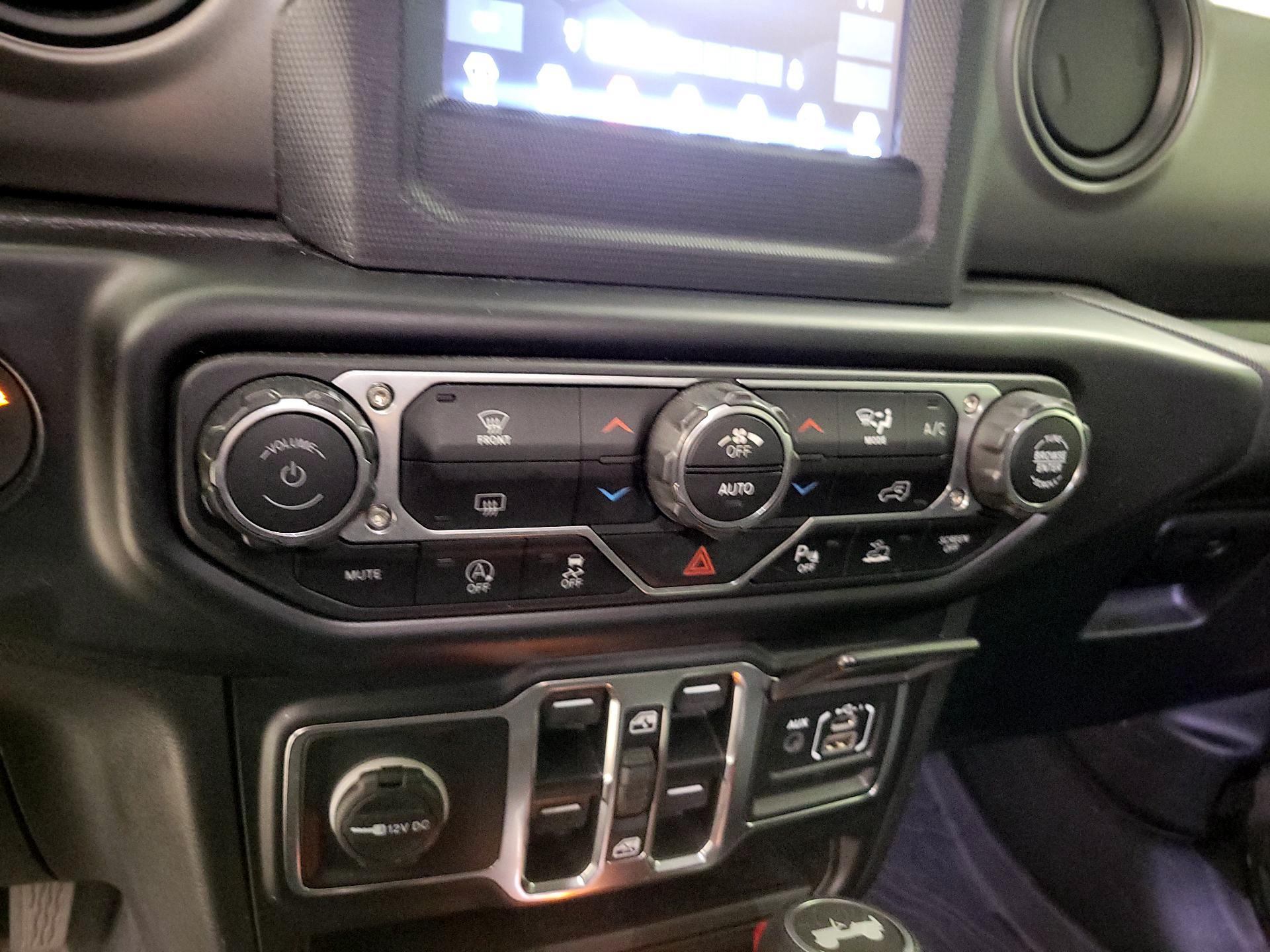 Thumbnail: 2022 Jeep Wrangler - 15