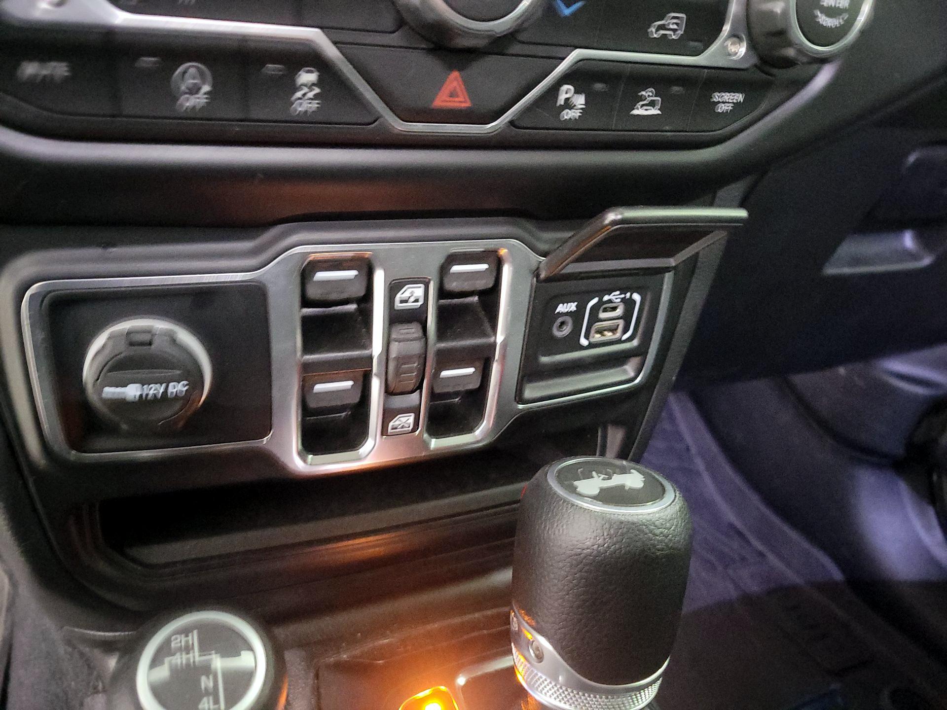 Thumbnail: 2022 Jeep Wrangler - 17