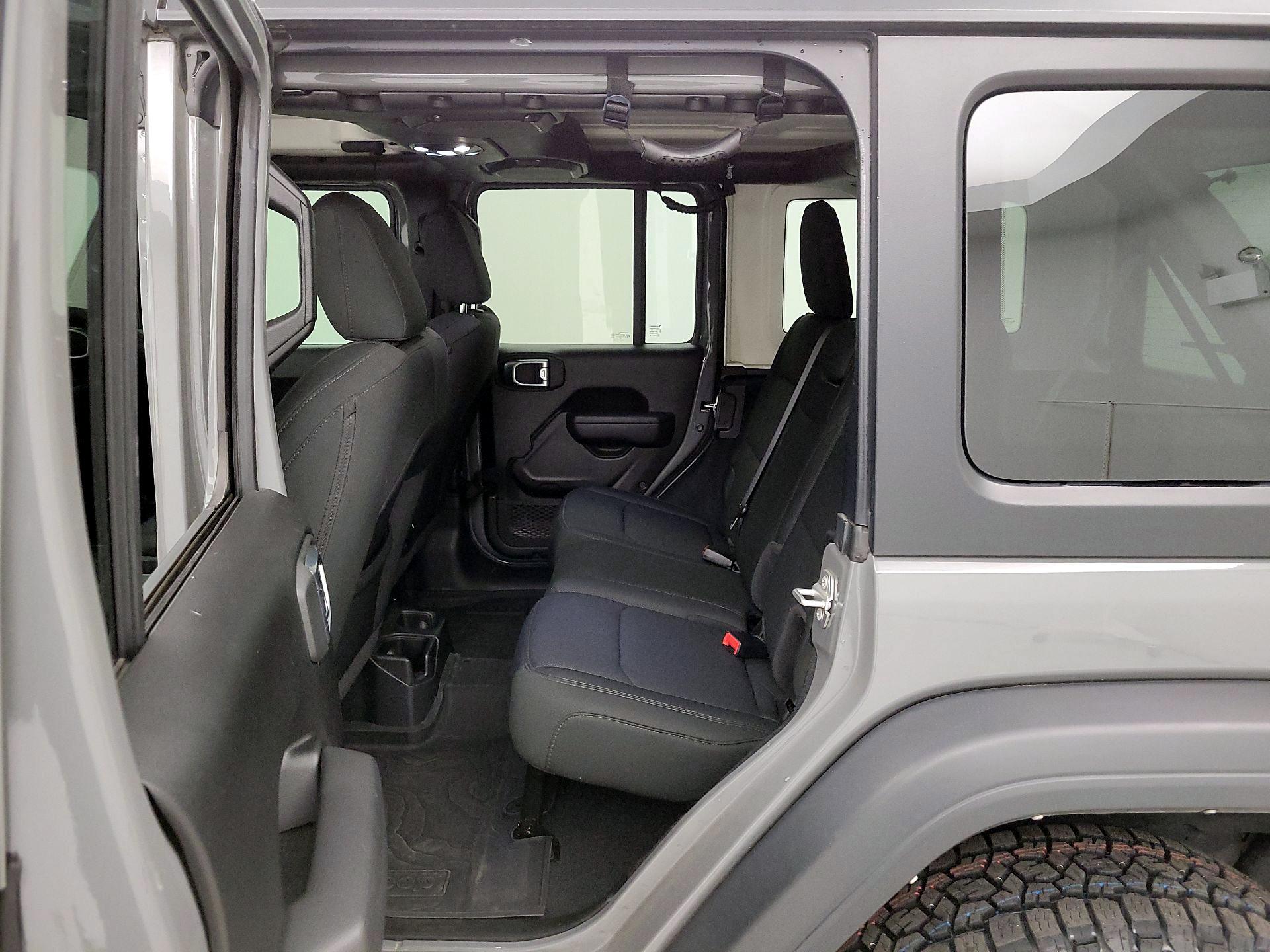 Thumbnail: 2022 Jeep Wrangler - 18