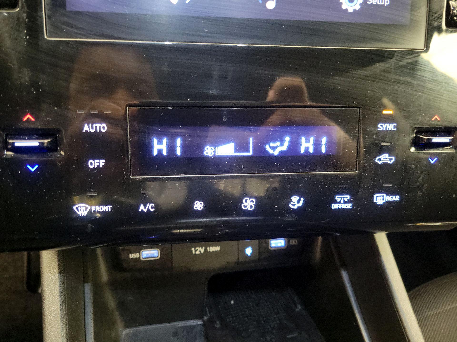 Thumbnail: 2022 Hyundai Santa Cruz - 16