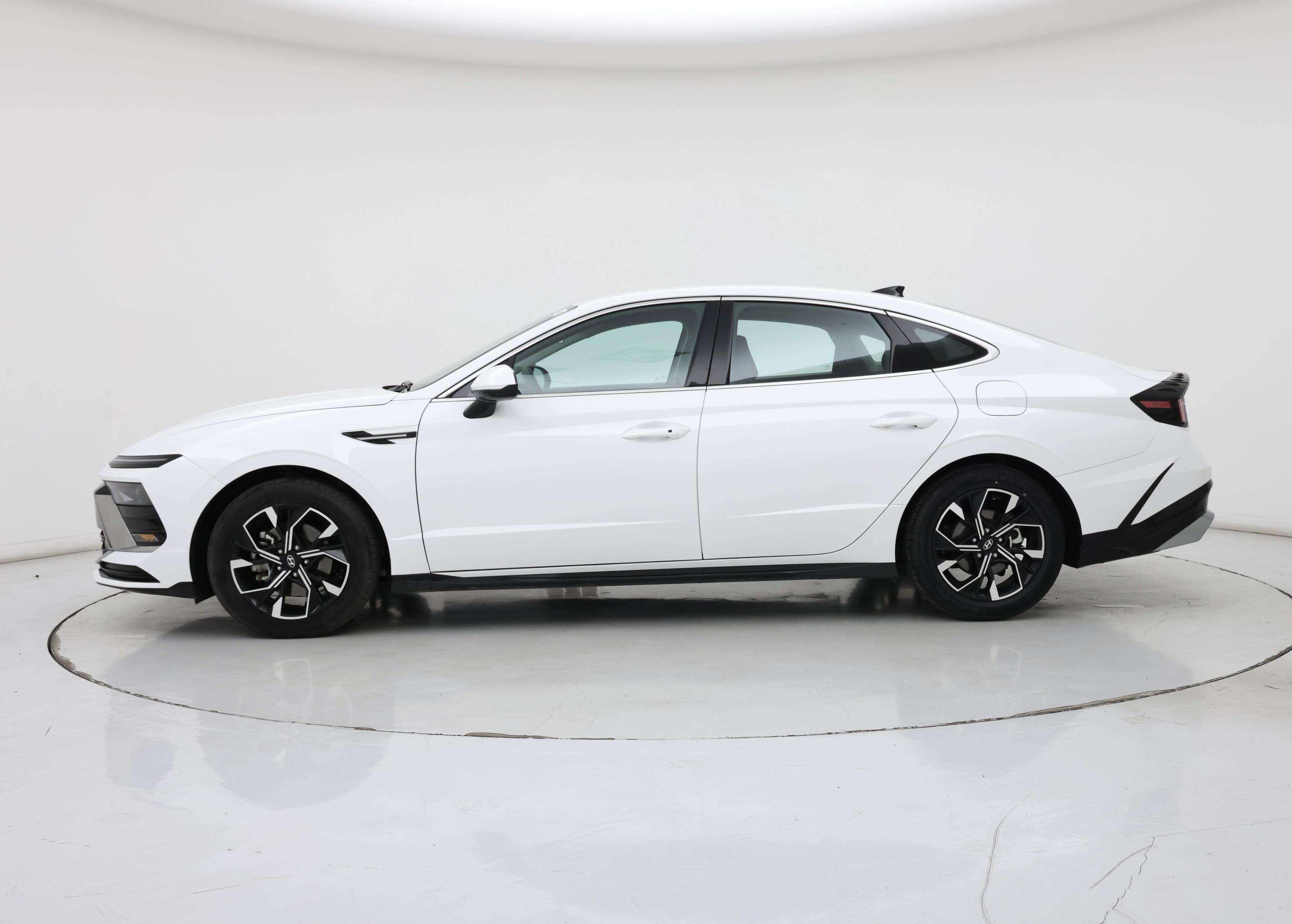 Thumbnail: 2024 Hyundai Sonata - 3