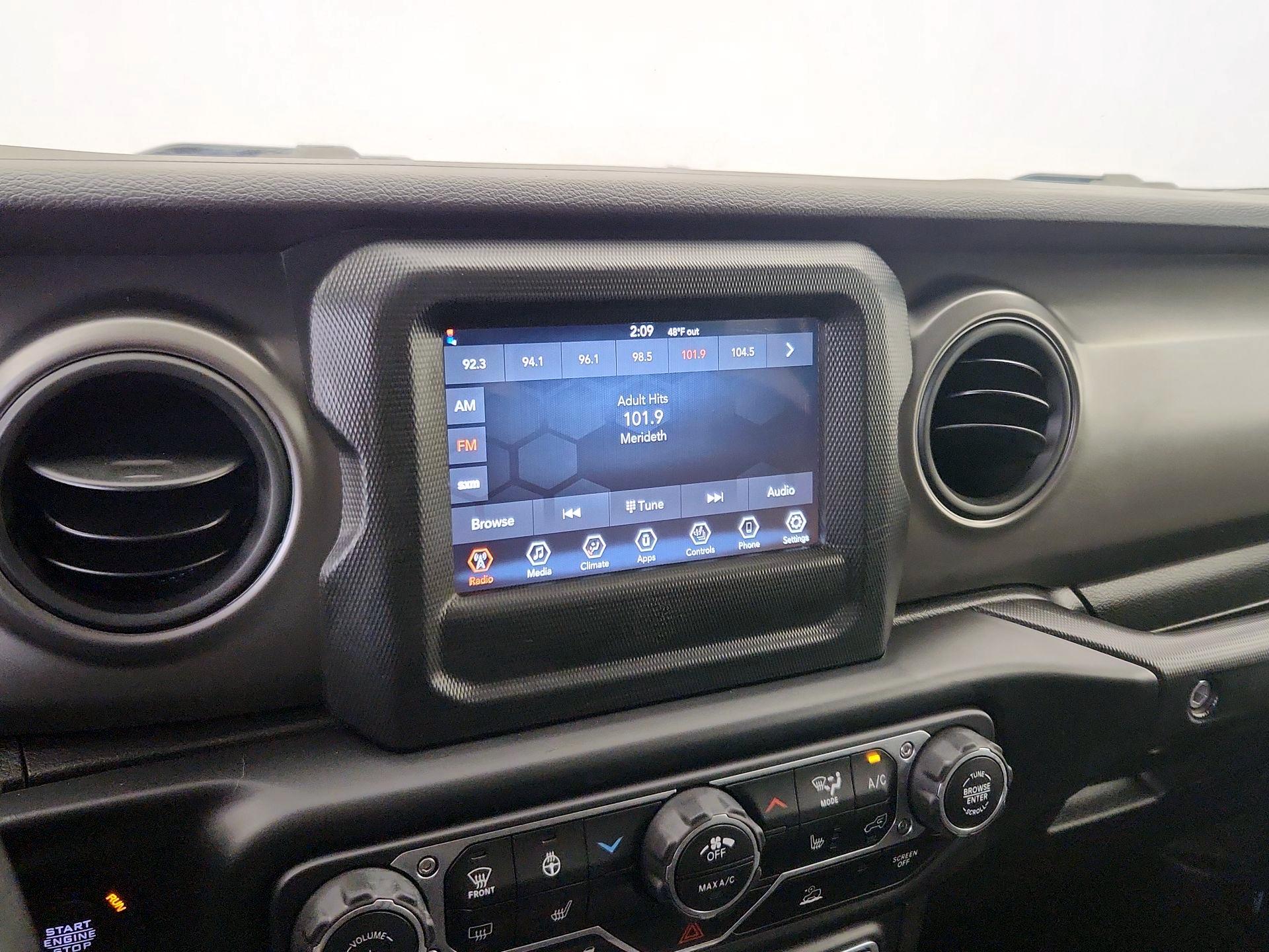 Thumbnail: 2022 Jeep Wrangler - 15