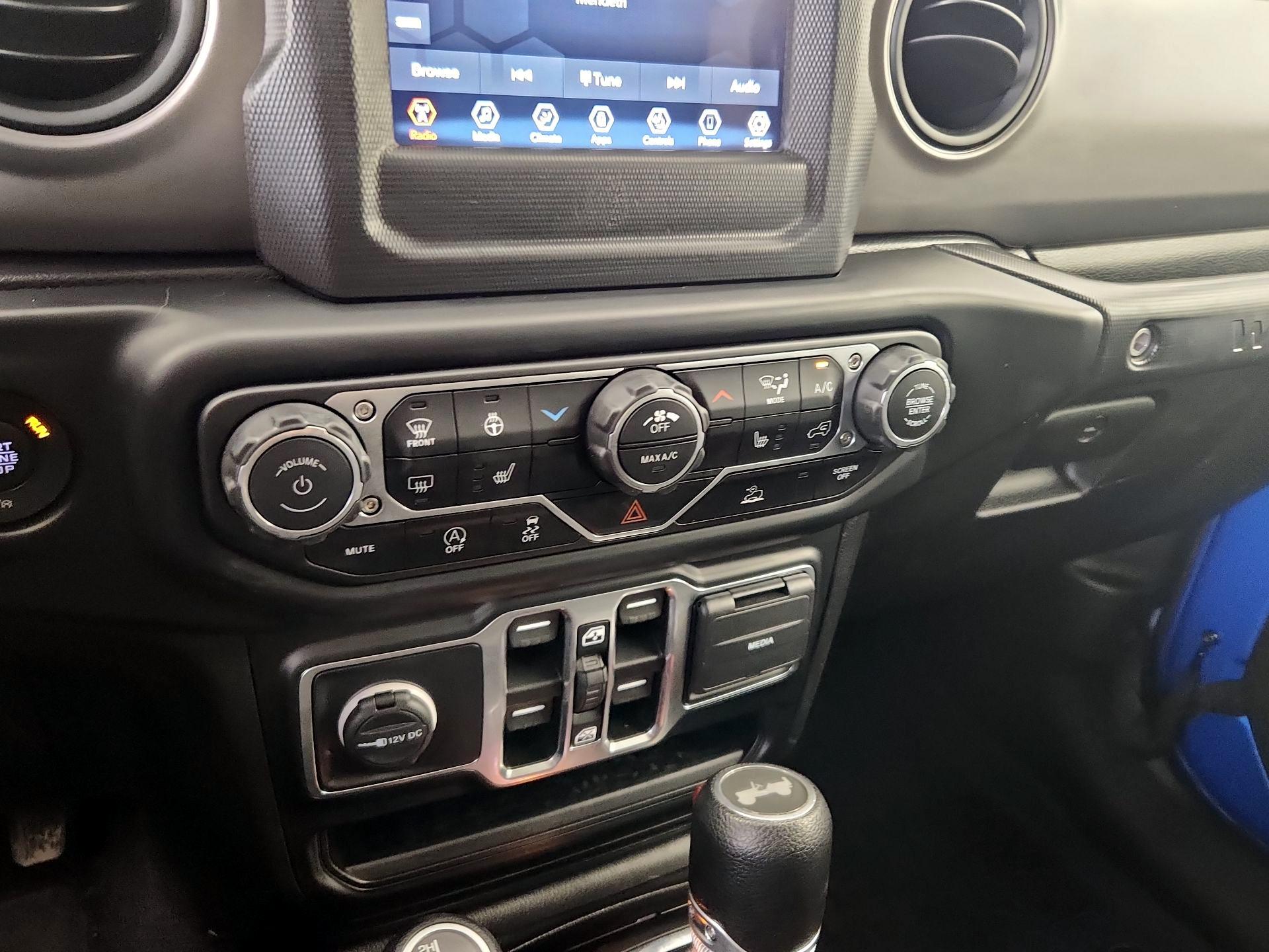 Thumbnail: 2022 Jeep Wrangler - 16