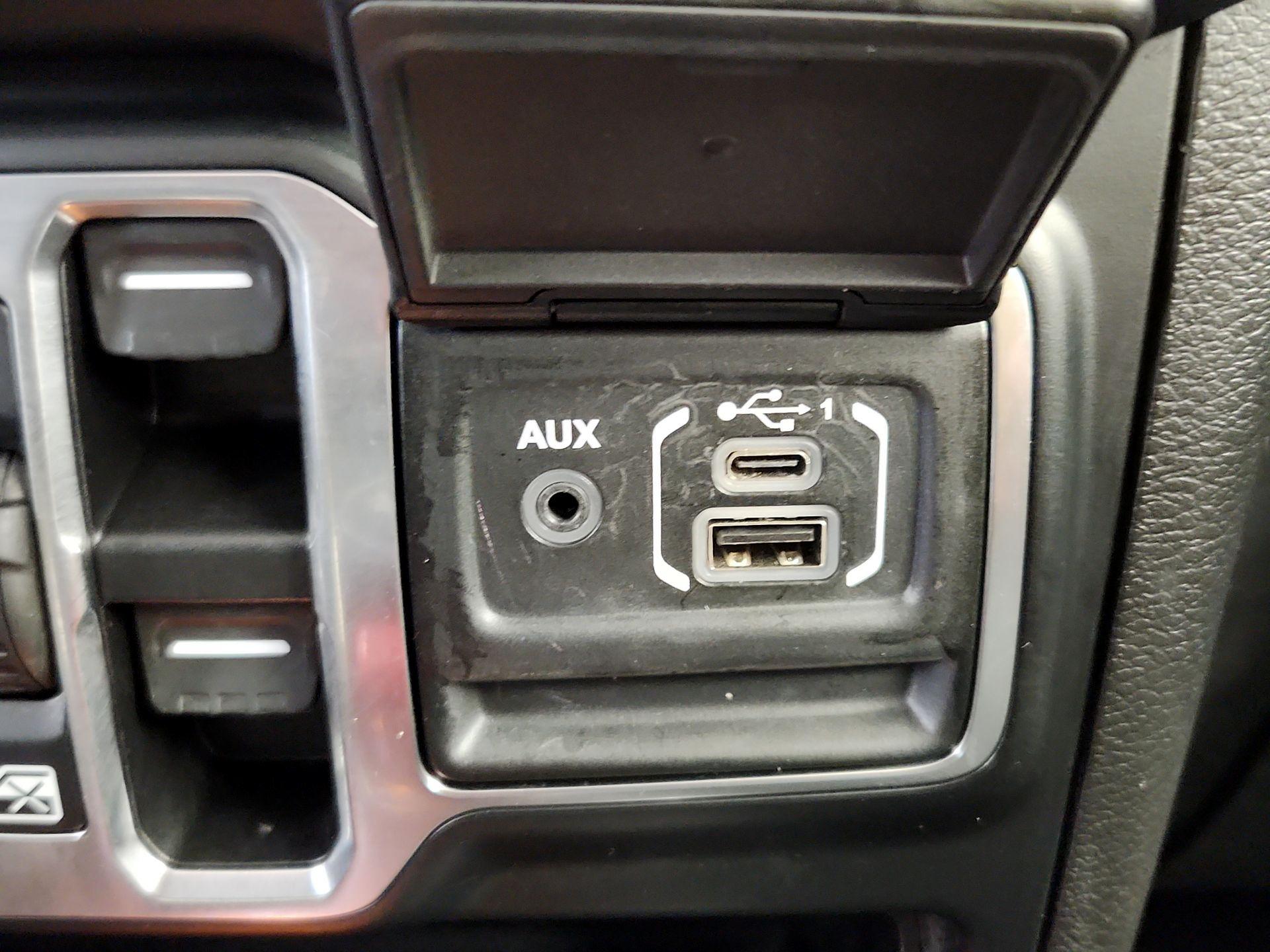 Thumbnail: 2022 Jeep Wrangler - 18