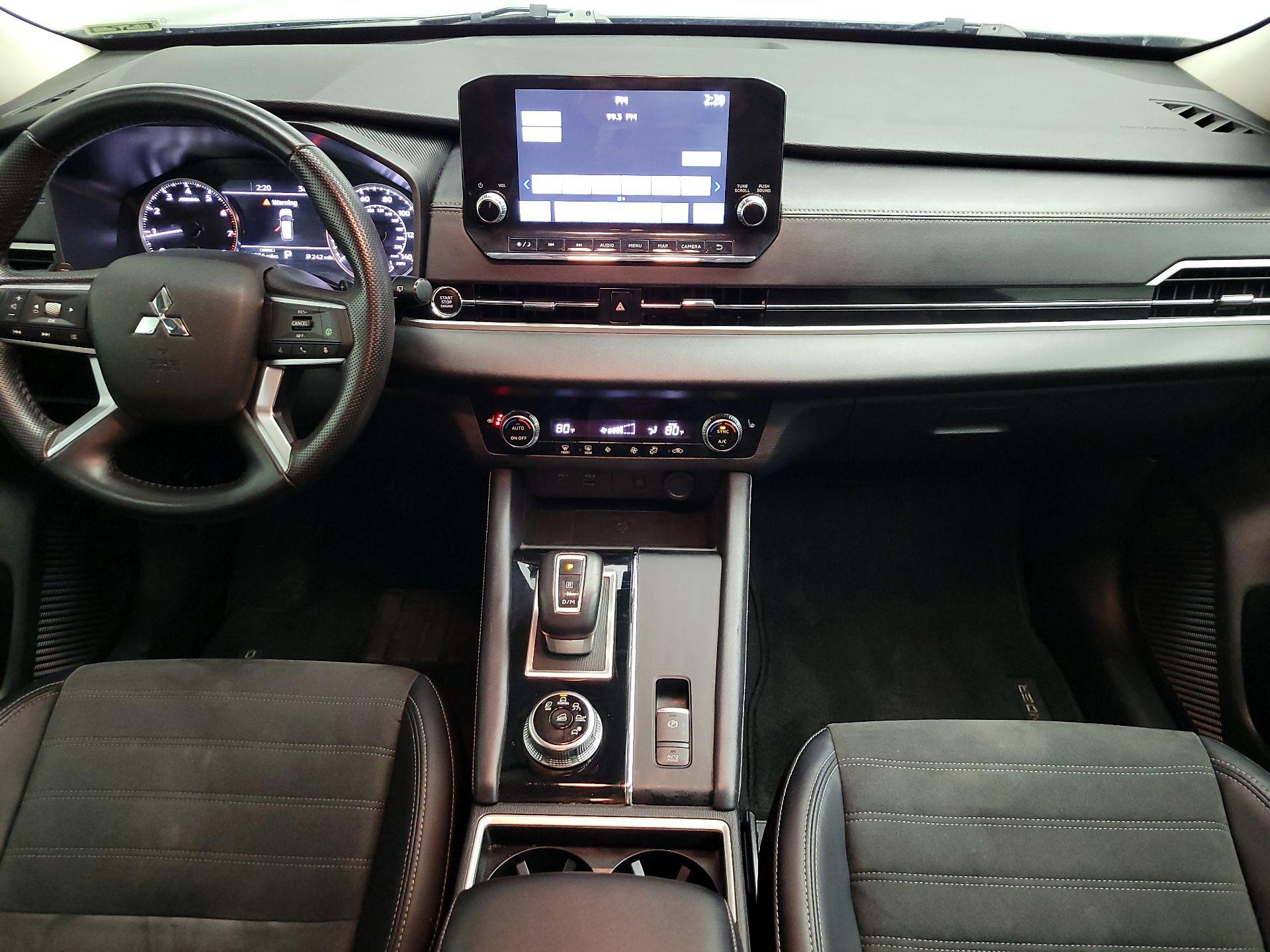 Thumbnail: 2024 Mitsubishi Outlander - 9