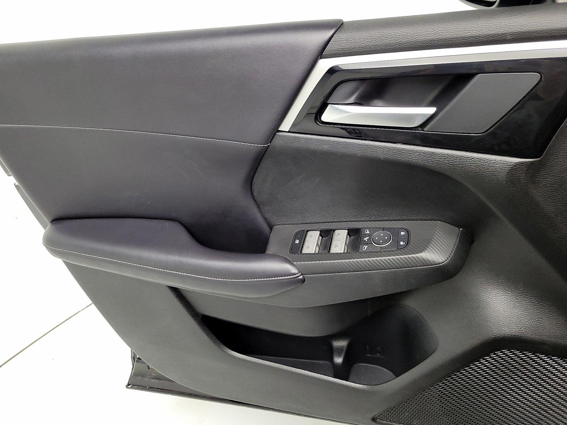 Thumbnail: 2024 Mitsubishi Outlander - 12