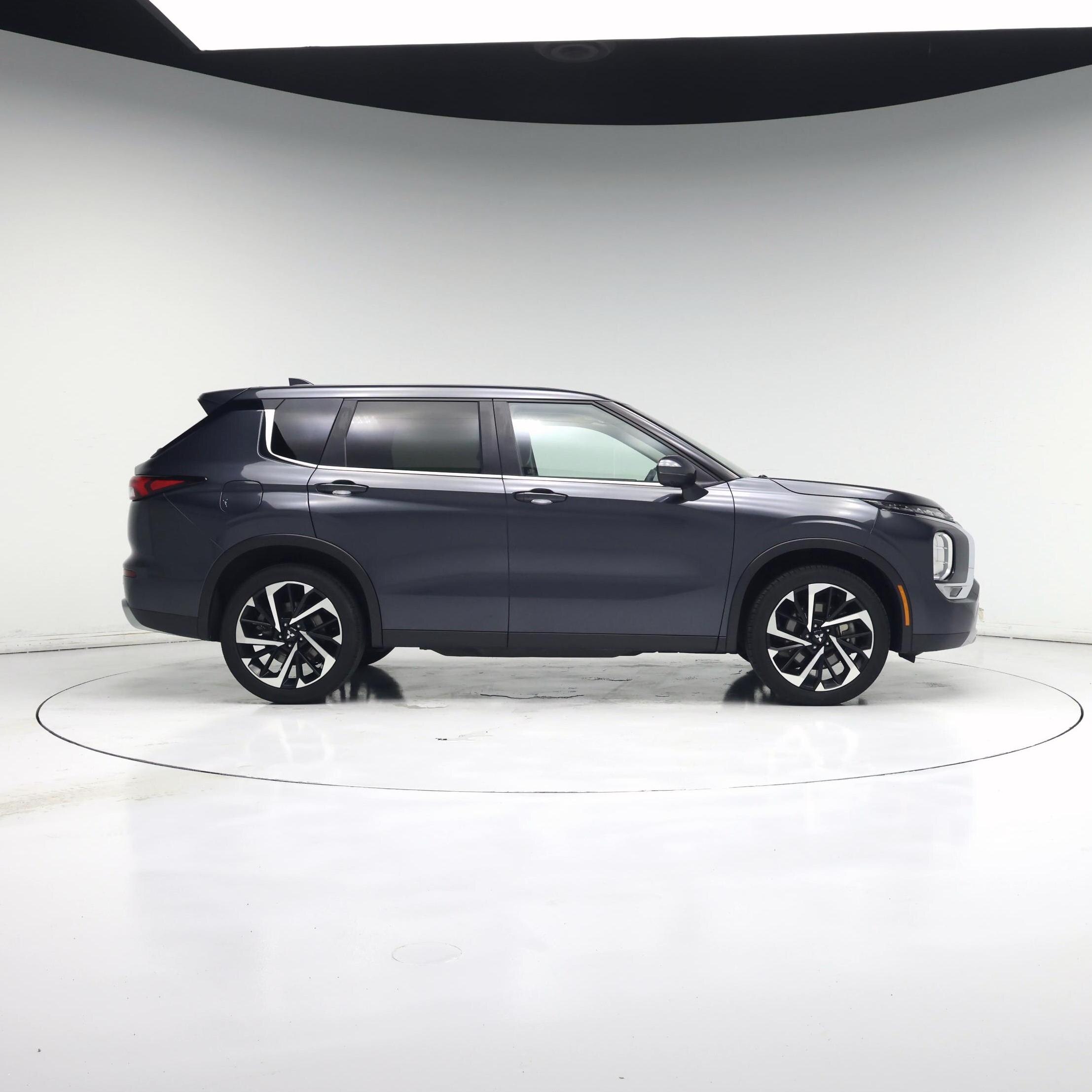 Thumbnail: 2024 Mitsubishi Outlander - 7