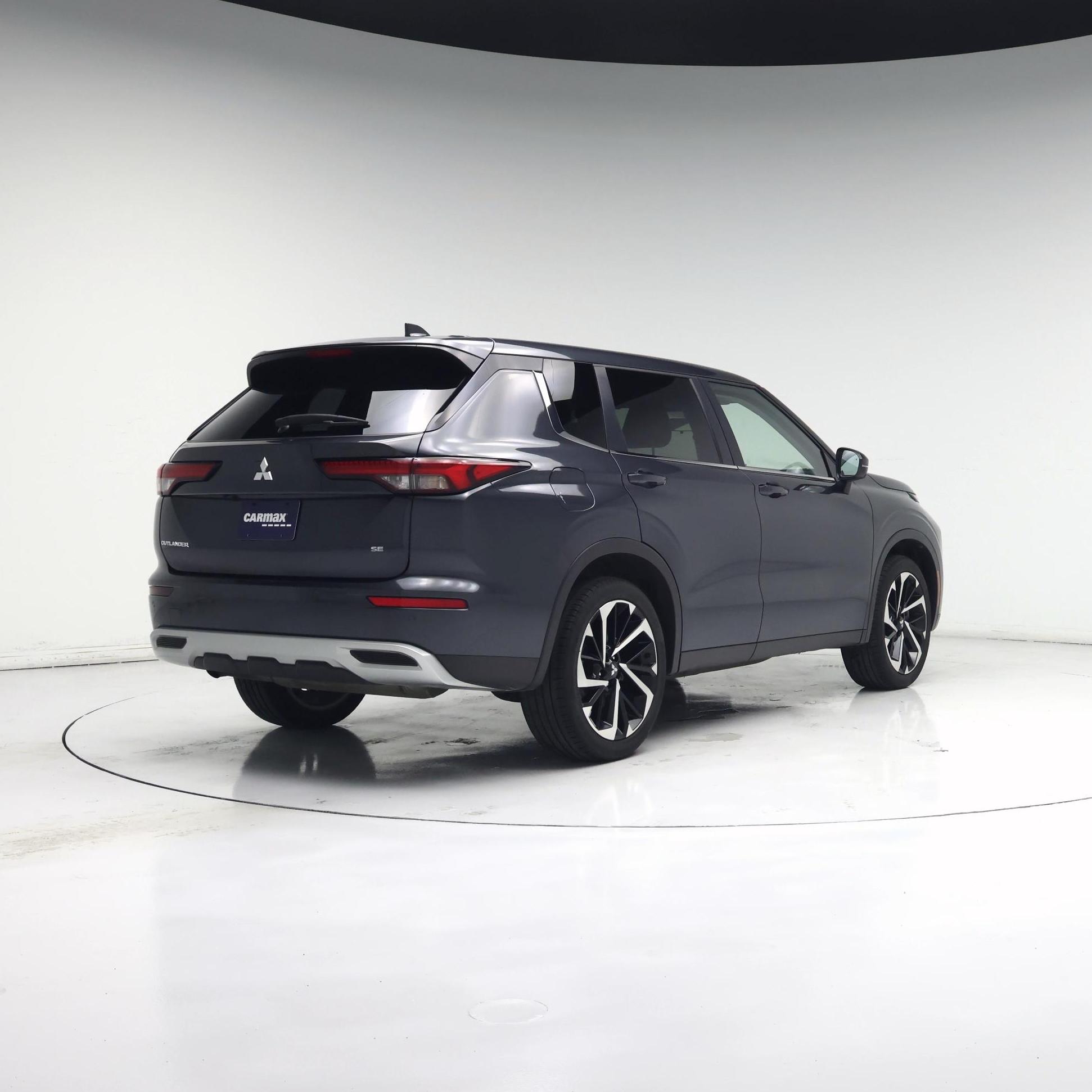 Thumbnail: 2024 Mitsubishi Outlander - 8