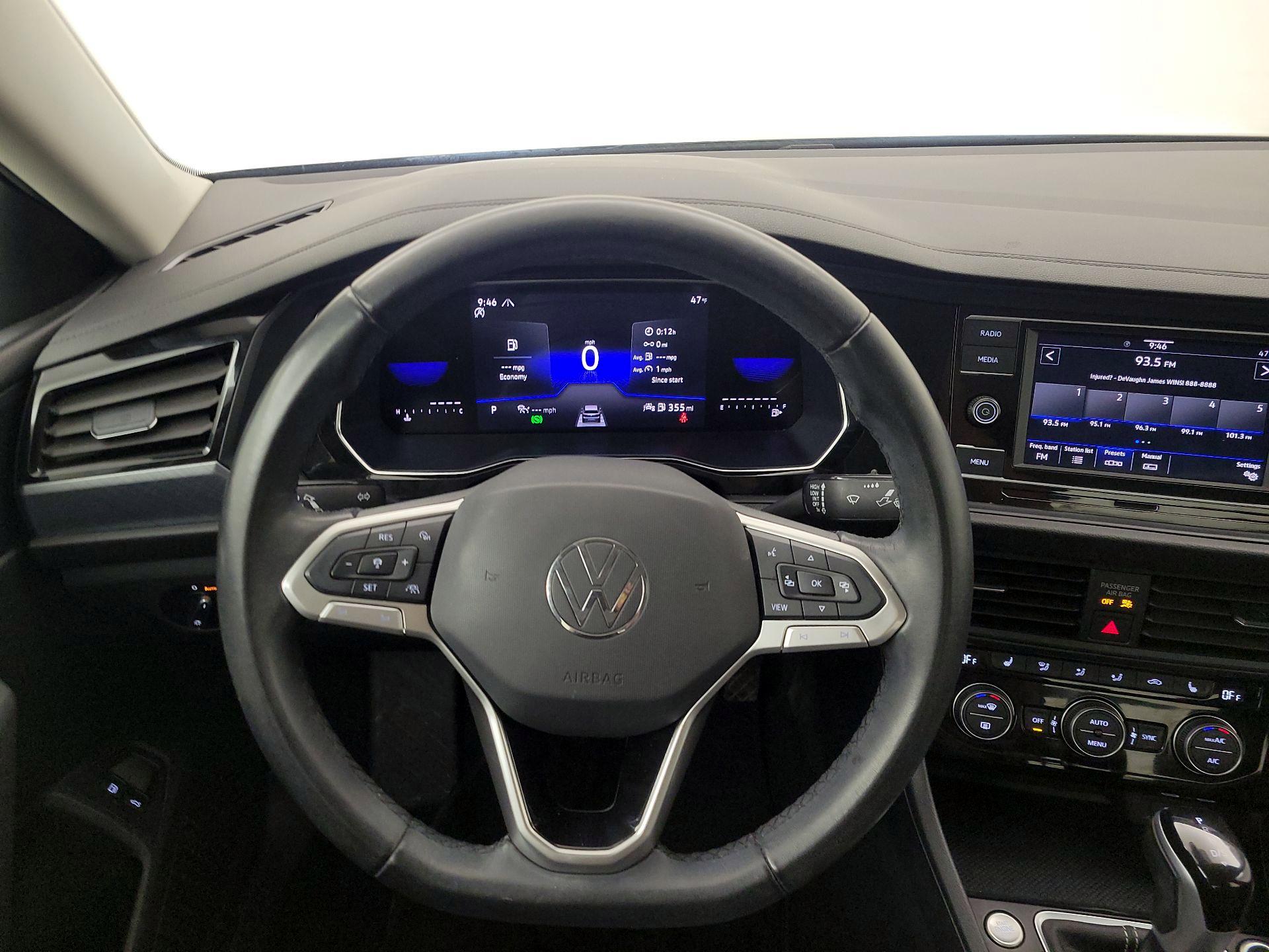 Thumbnail: 2024 Volkswagen Jetta - 10