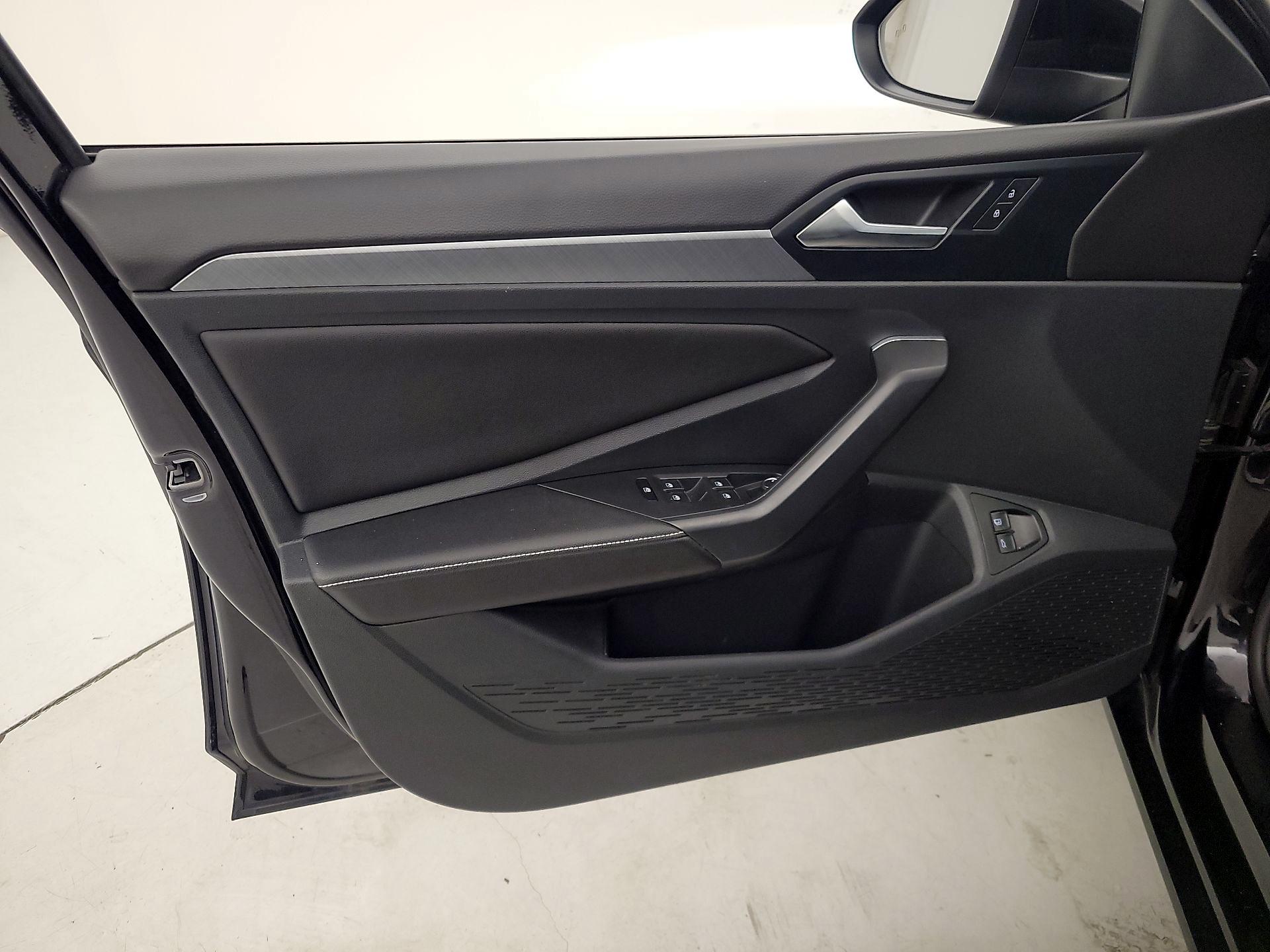 Thumbnail: 2024 Volkswagen Jetta - 12