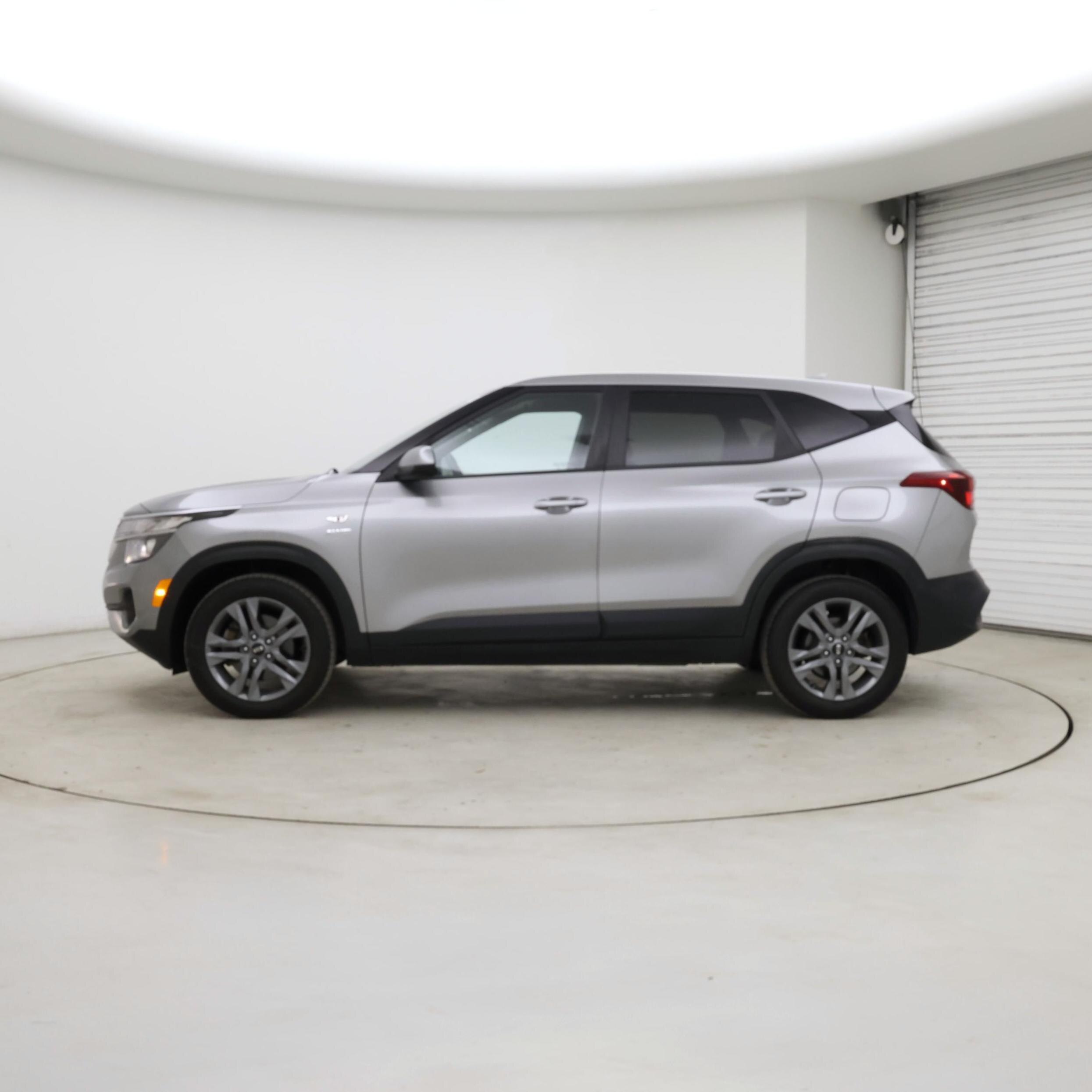 Thumbnail: 2021 Kia Seltos - 3